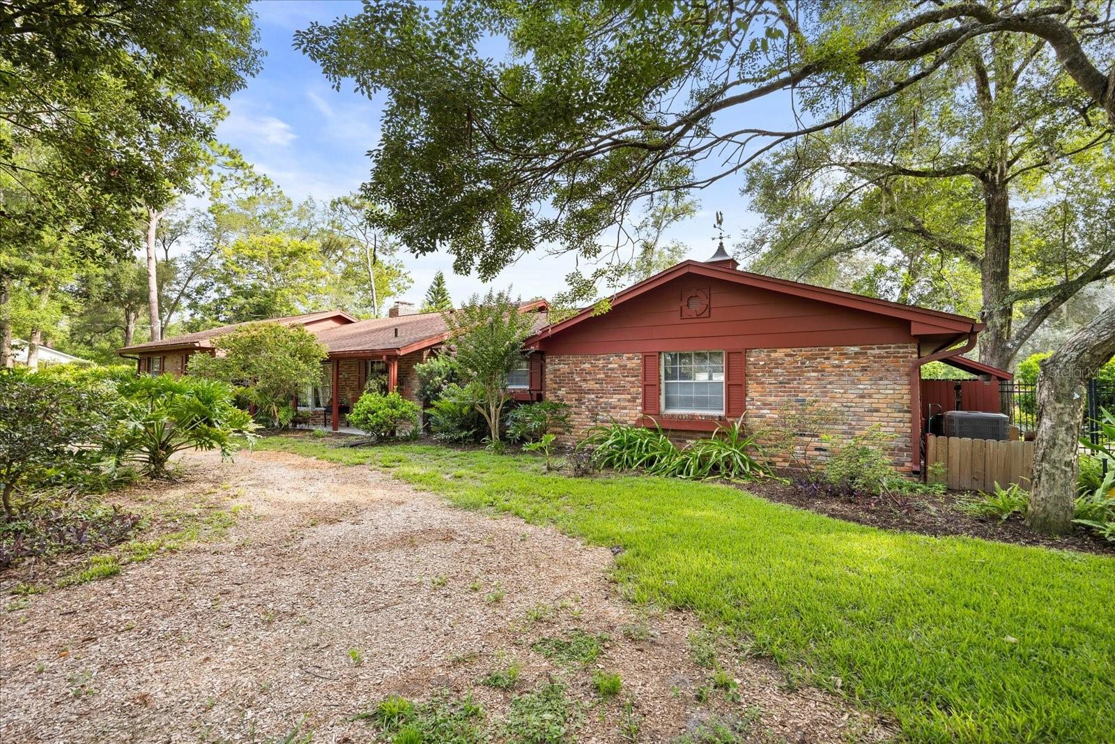 295 FRANCES CIR