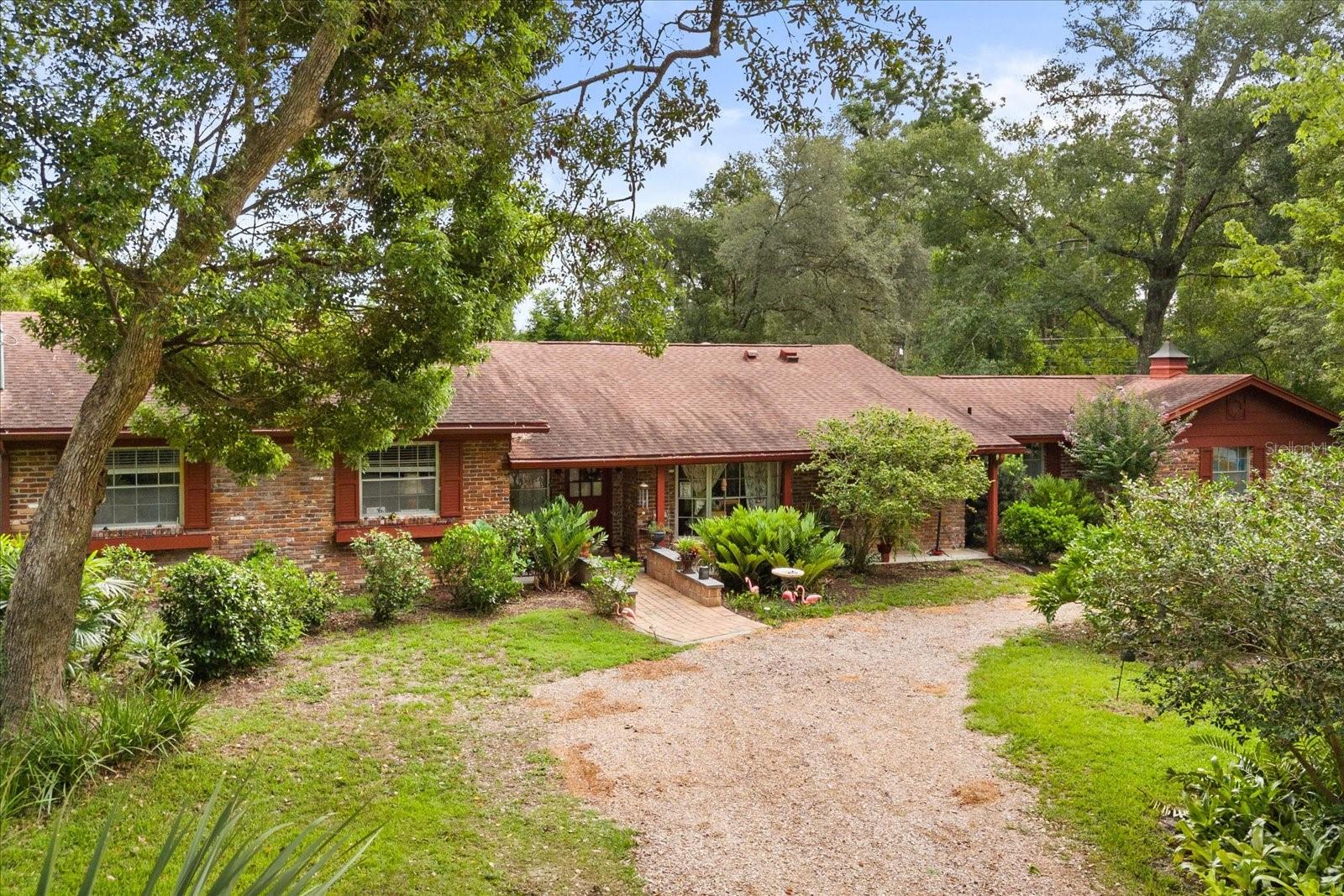 295 FRANCES CIR