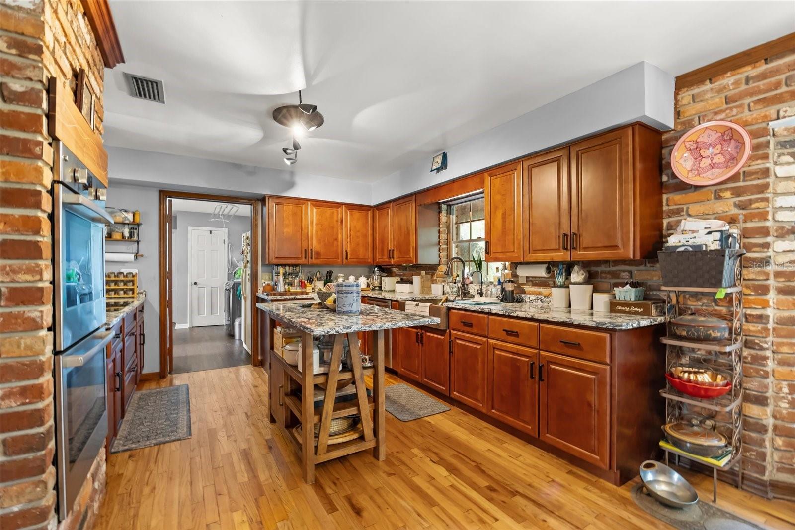 295 FRANCES CIR