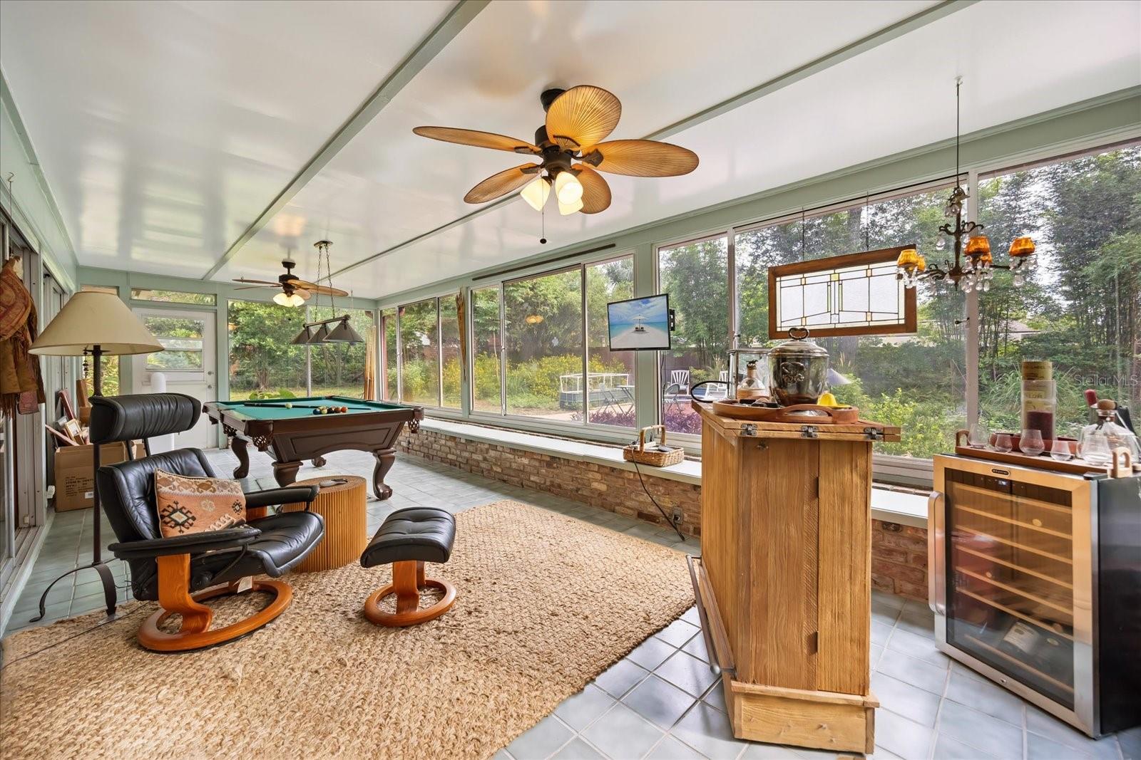 295 FRANCES CIR