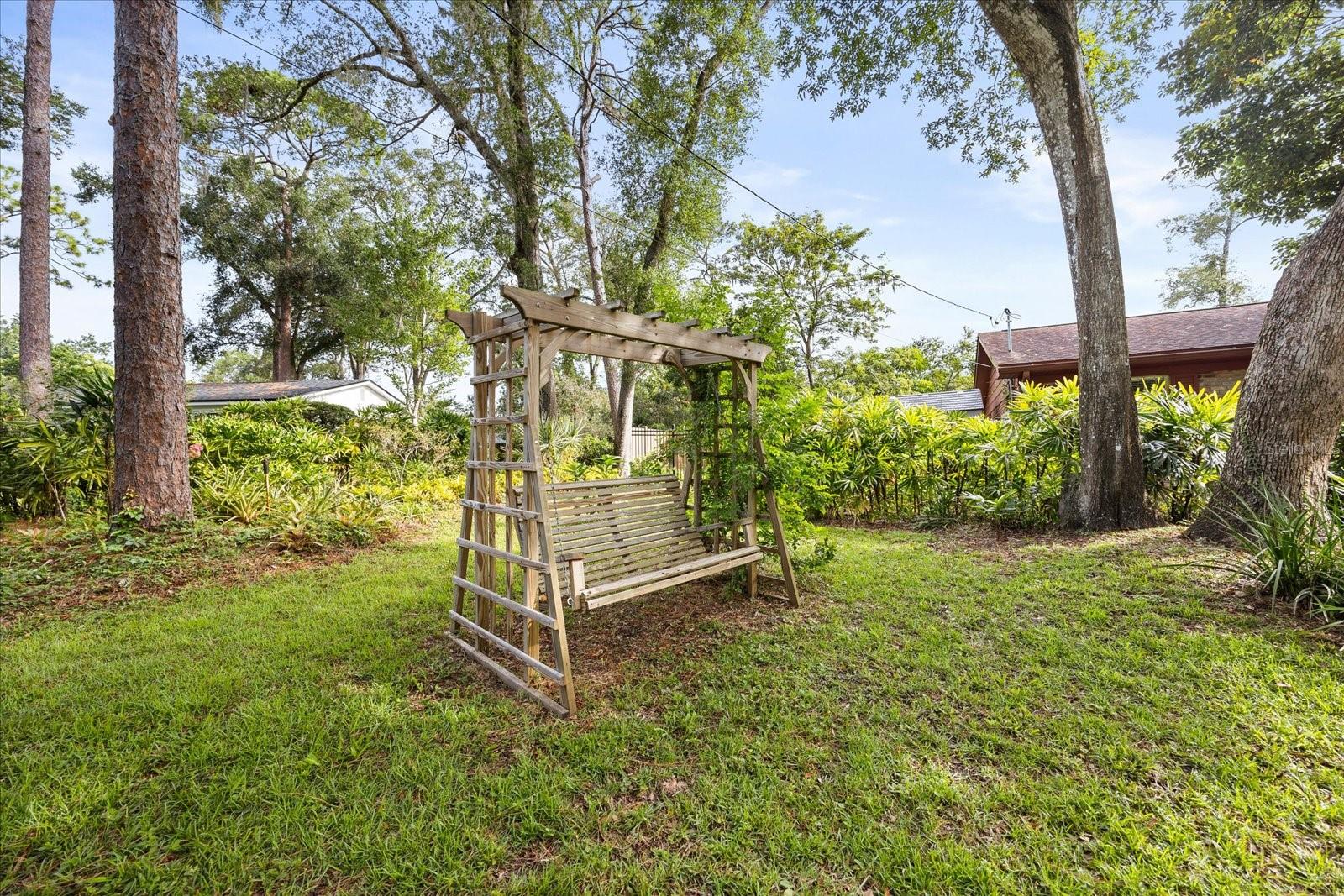 295 FRANCES CIR