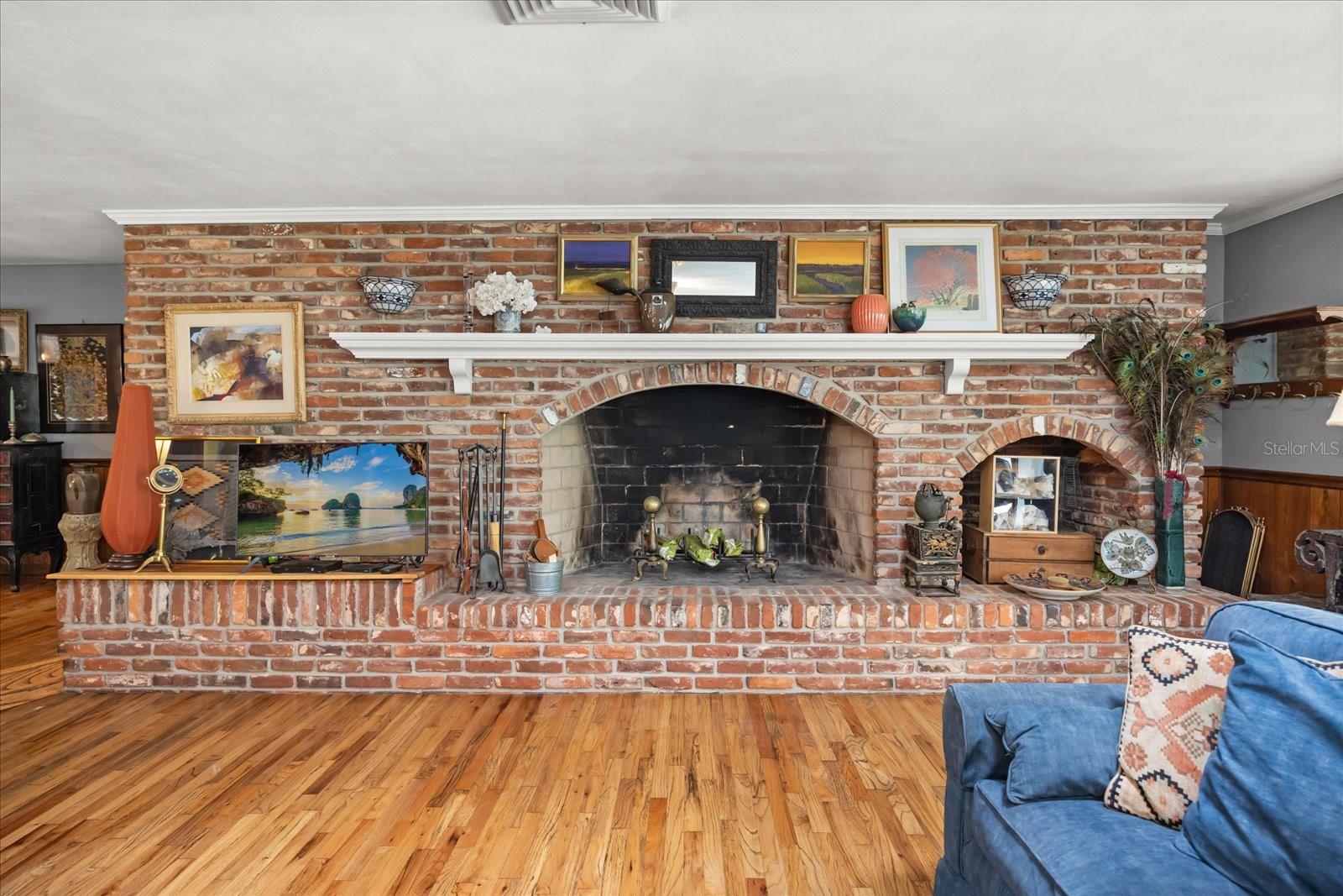 295 FRANCES CIR