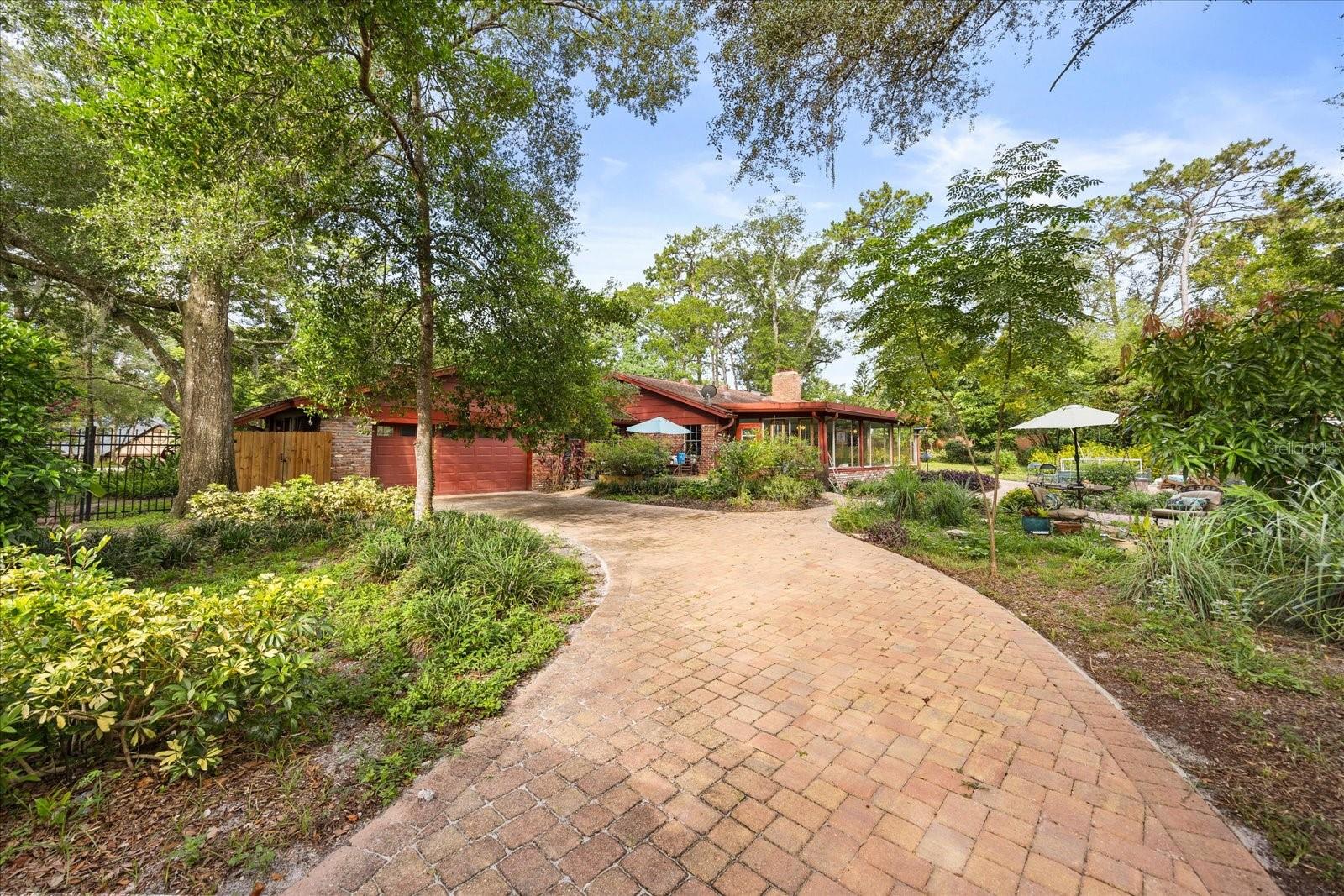 295 FRANCES CIR