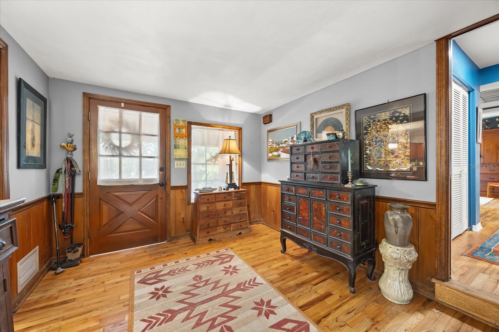 295 FRANCES CIR
