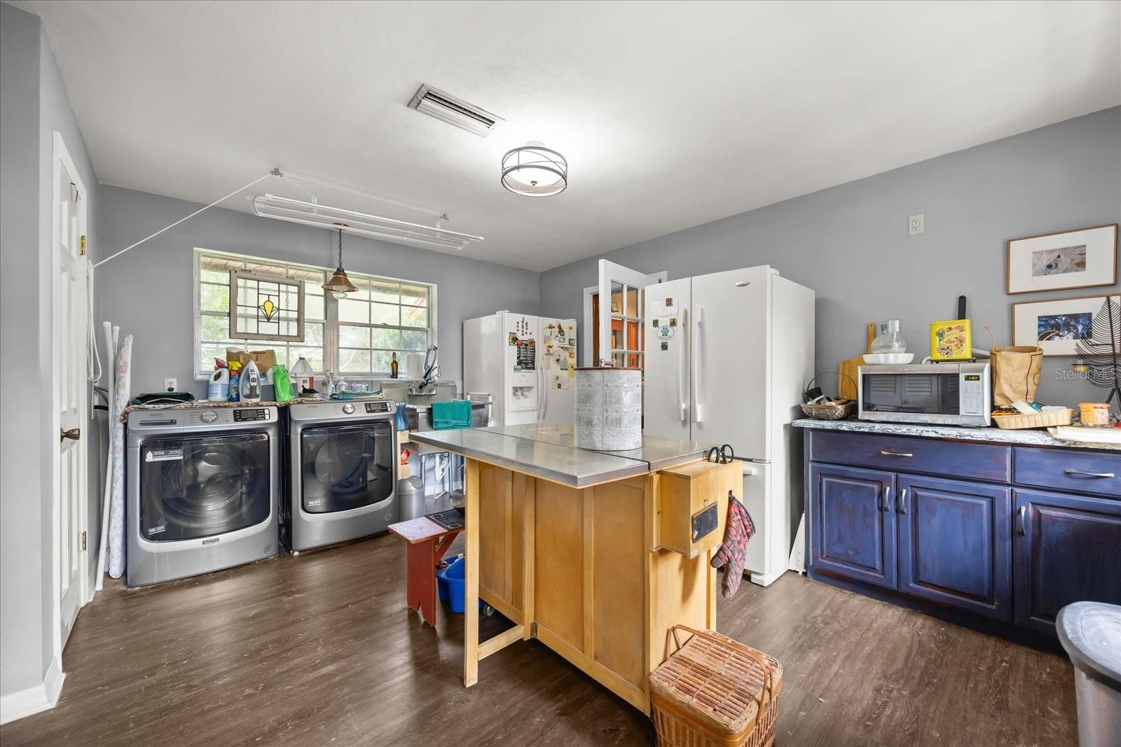295 FRANCES CIR