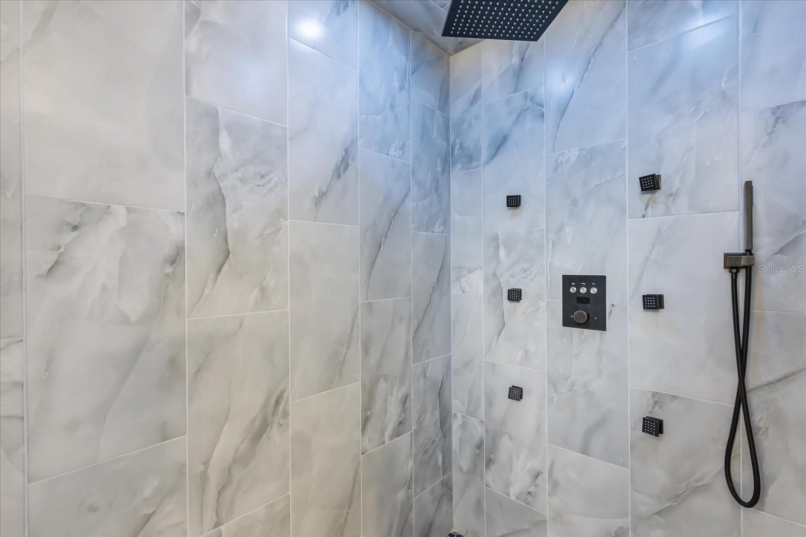 227 RIVER VILLAGE DR