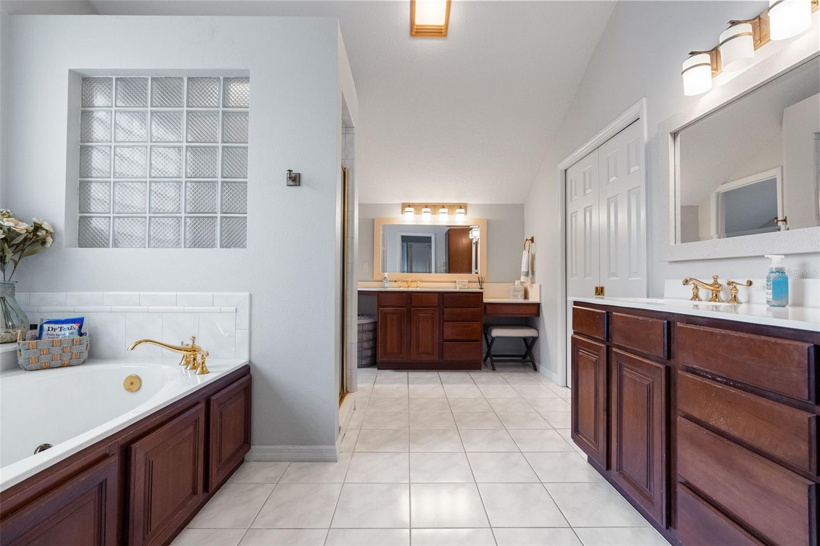1336 CLASSIC DR