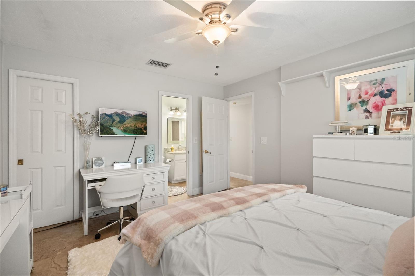 1336 CLASSIC DR
