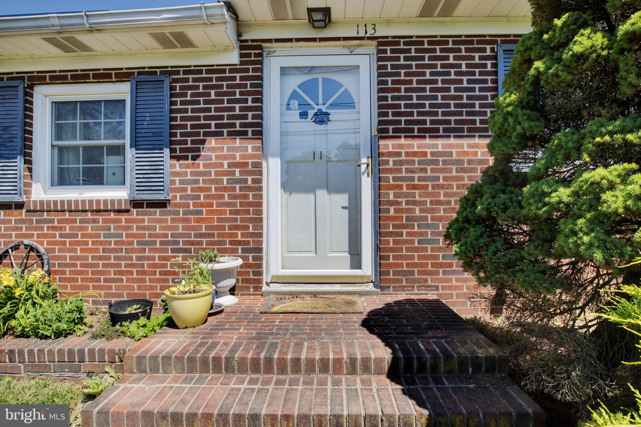 113 Main St