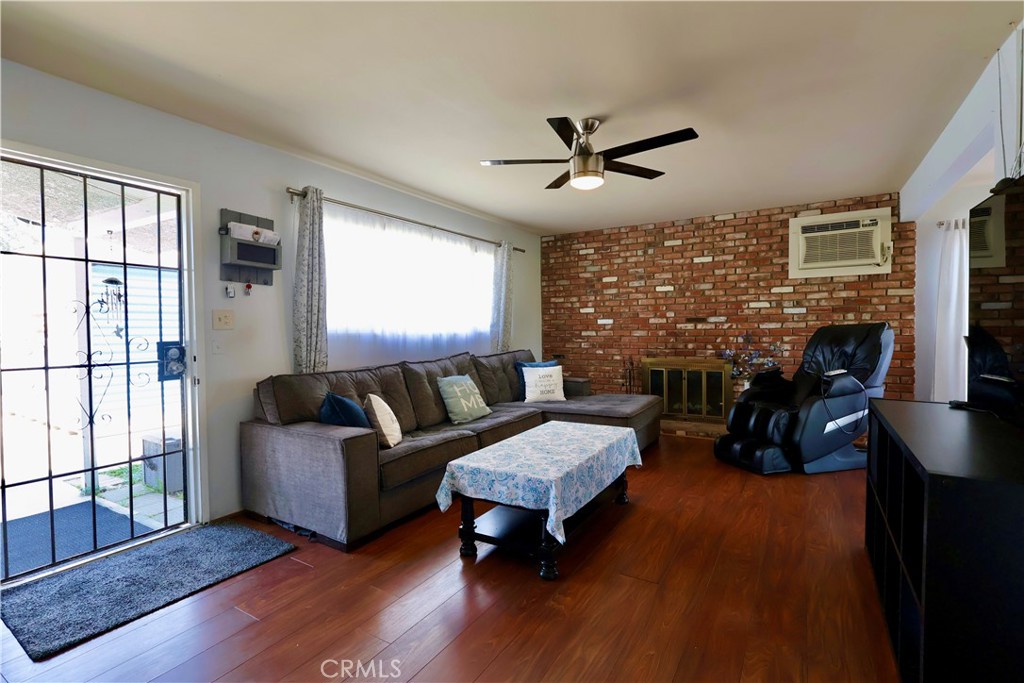 1546 Fieldgate Ave