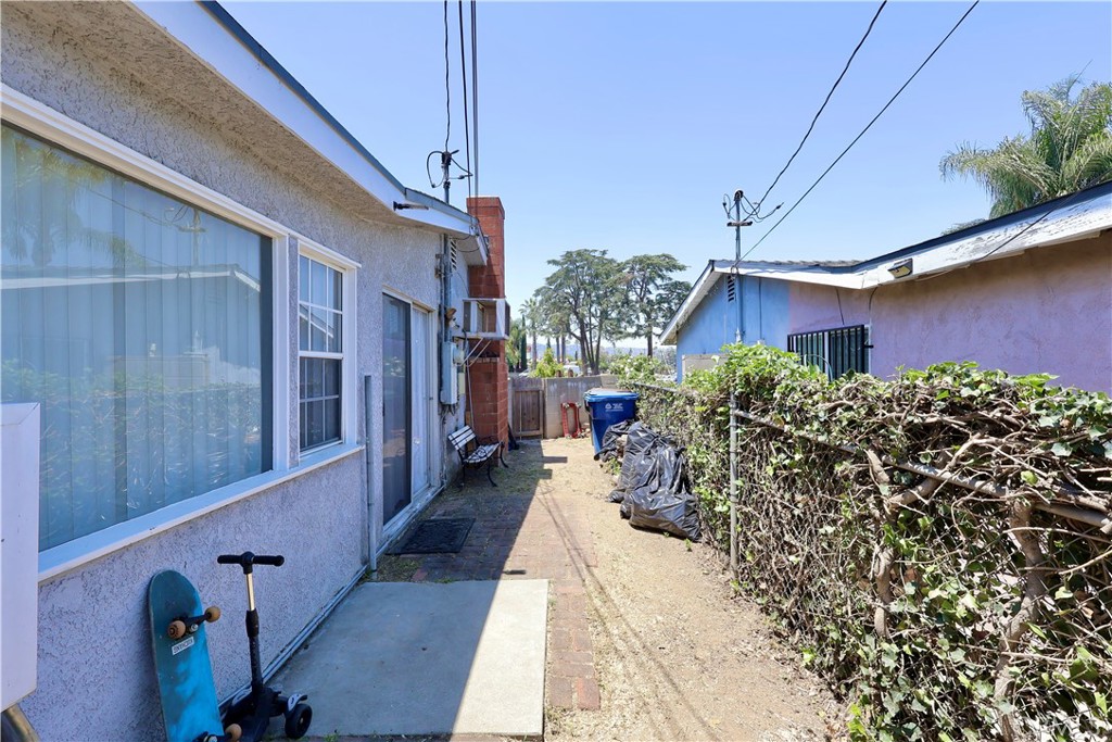 1546 Fieldgate Ave