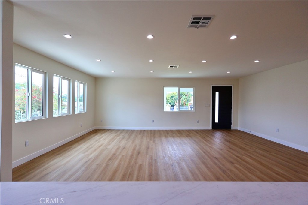 4208 Gird Ave