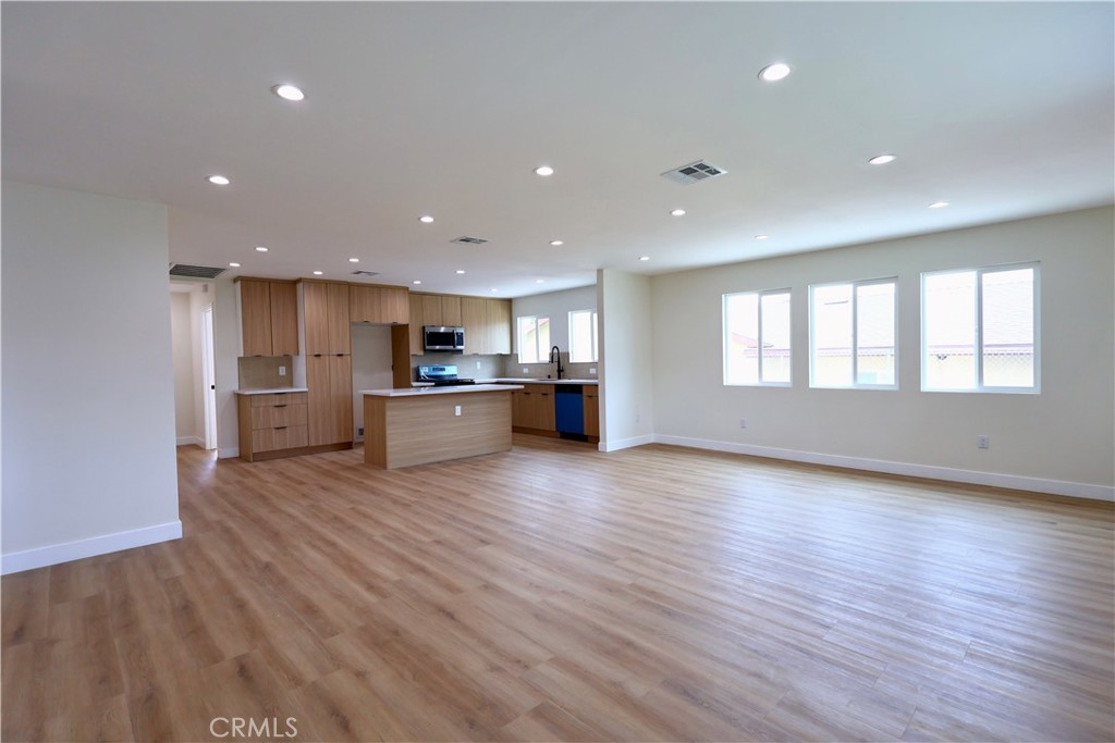 4208 Gird Ave