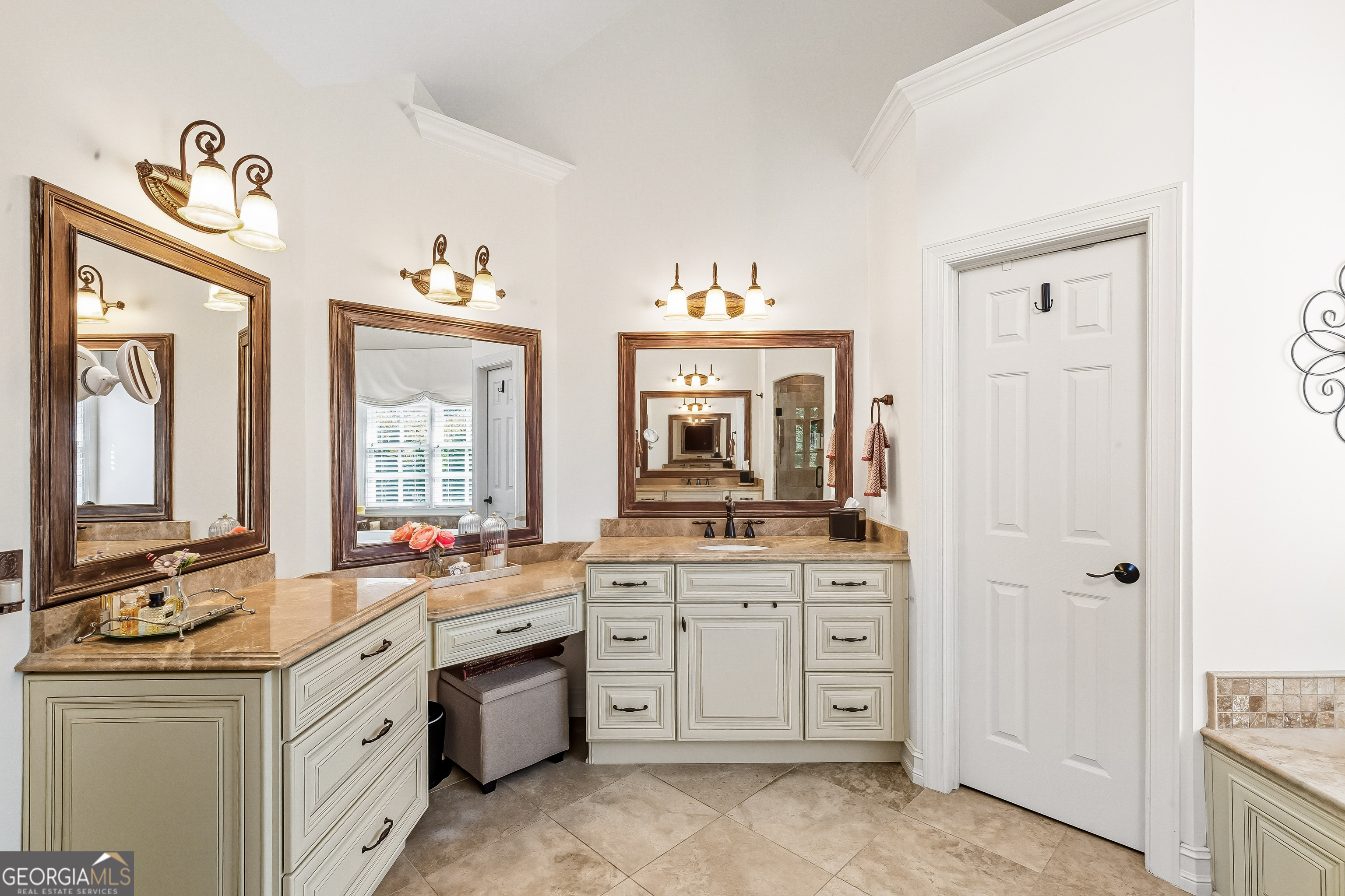 1553 Valley Reserve Court NW