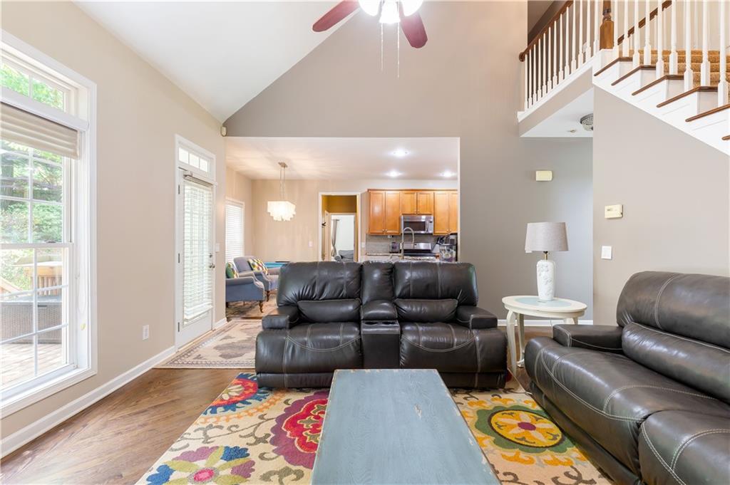 3338 Hackmatack Drive NW