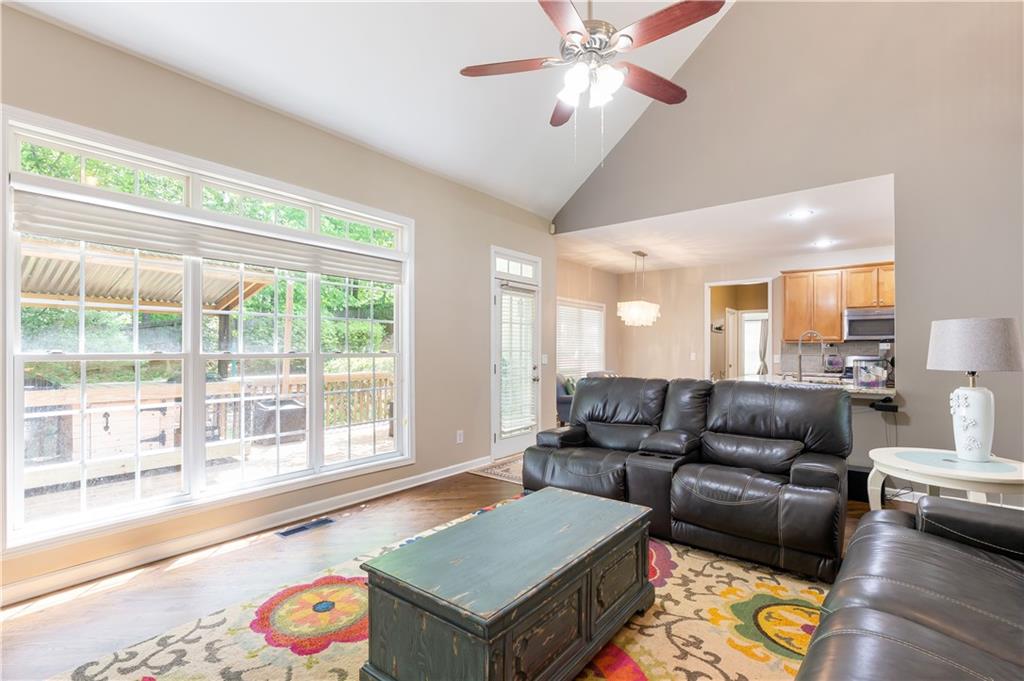 3338 Hackmatack Drive NW