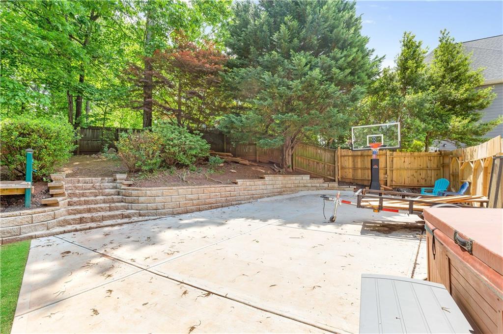 3338 Hackmatack Drive NW