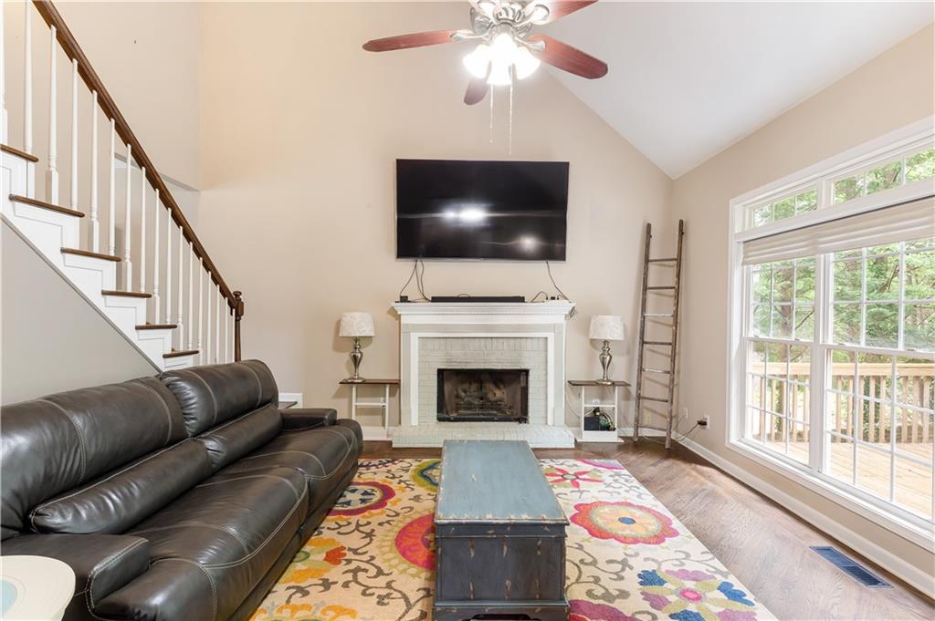 3338 Hackmatack Drive NW