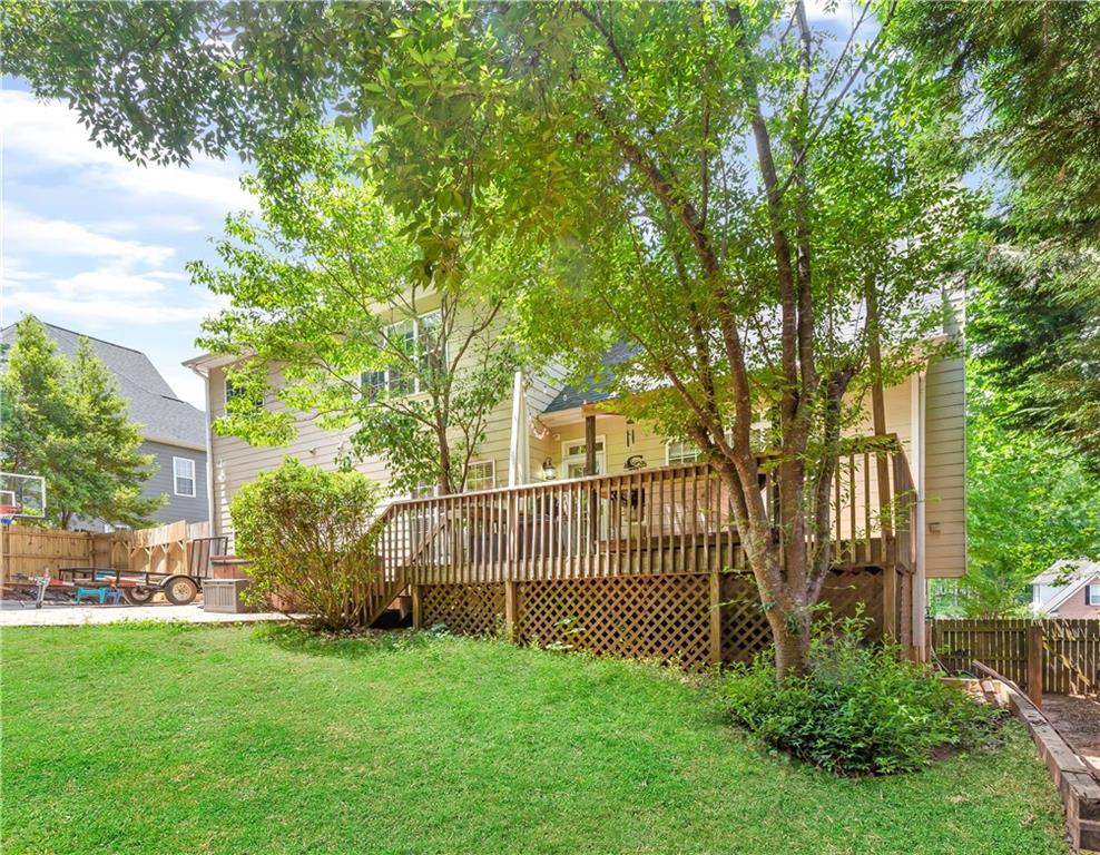 3338 Hackmatack Drive NW