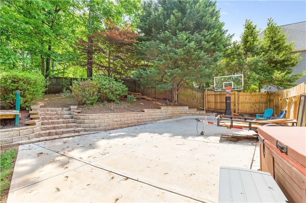3338 Hackmatack Drive NW