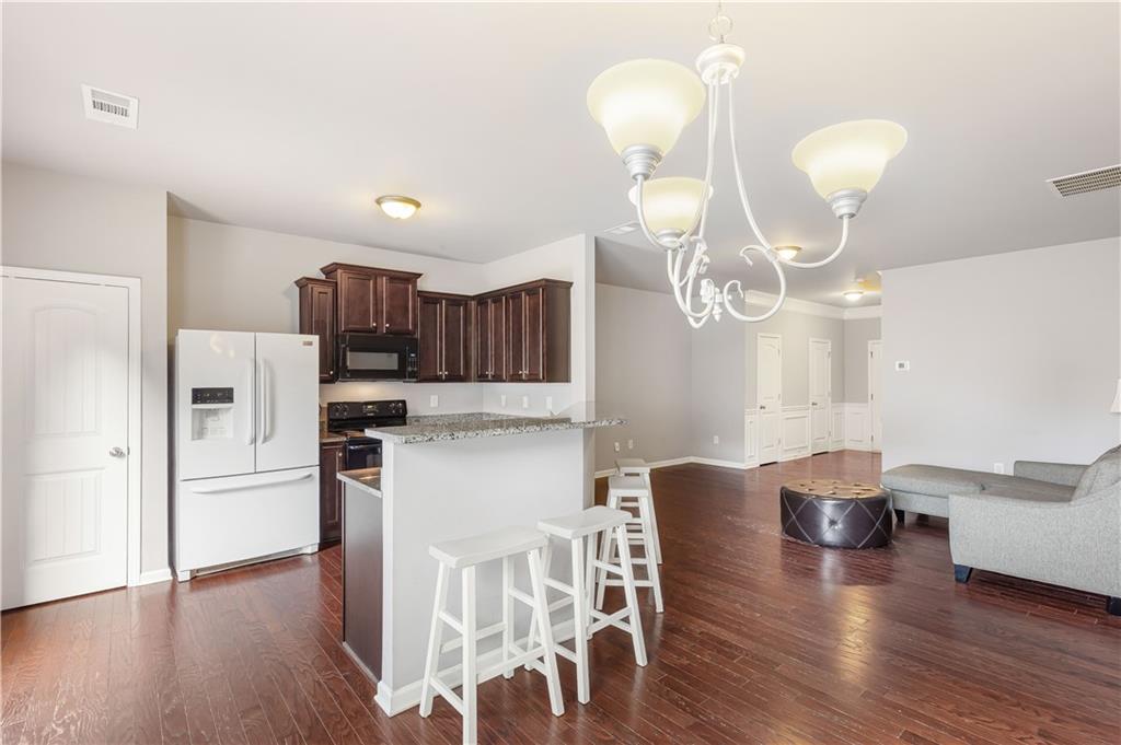 637 Oakside Place