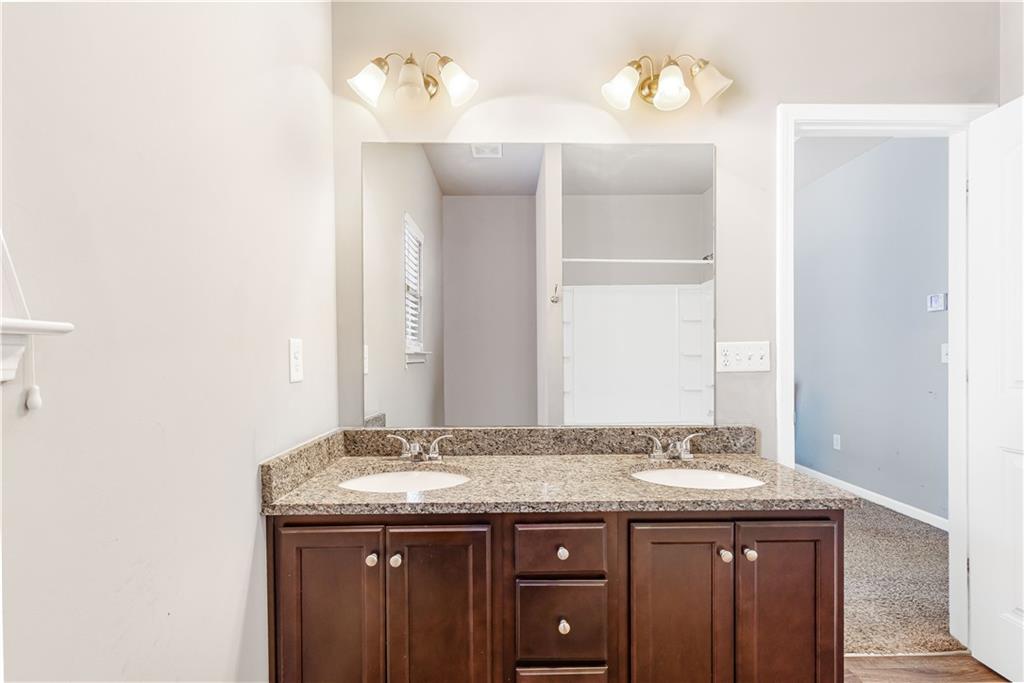 637 Oakside Place