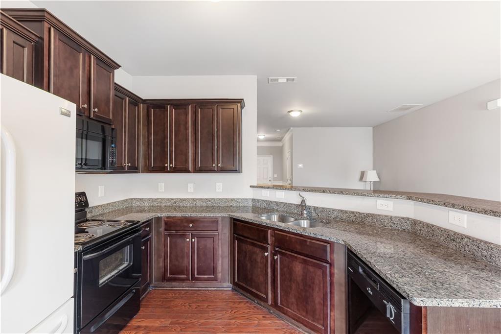 637 Oakside Place