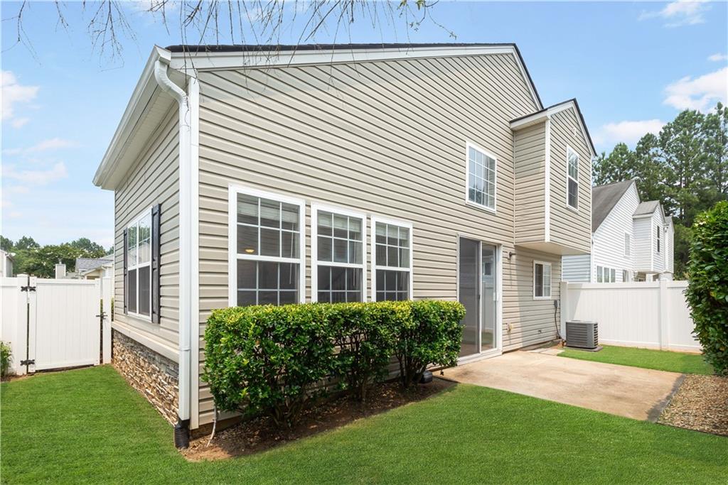 904 W Oaks Drive