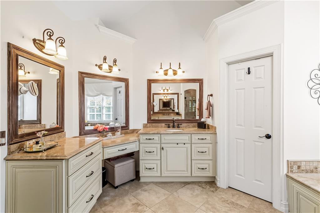 1553 Valley Reserve Court NW