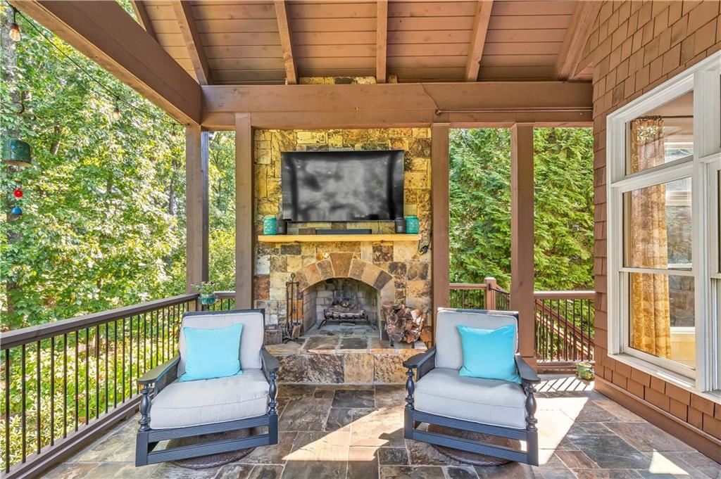 1553 Valley Reserve Court NW