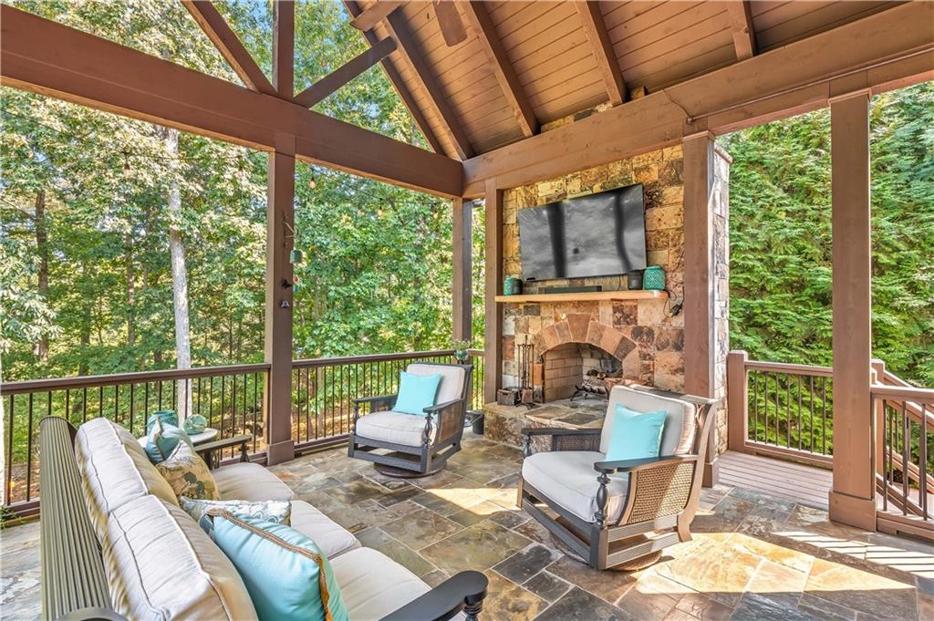 1553 Valley Reserve Court NW