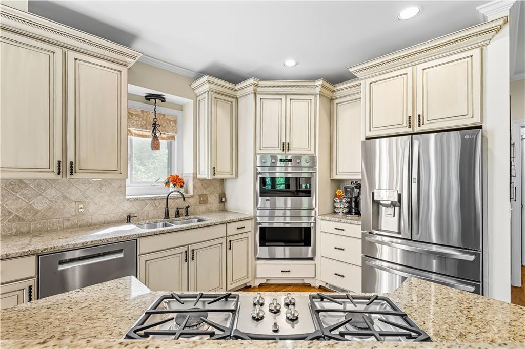 1553 Valley Reserve Court NW