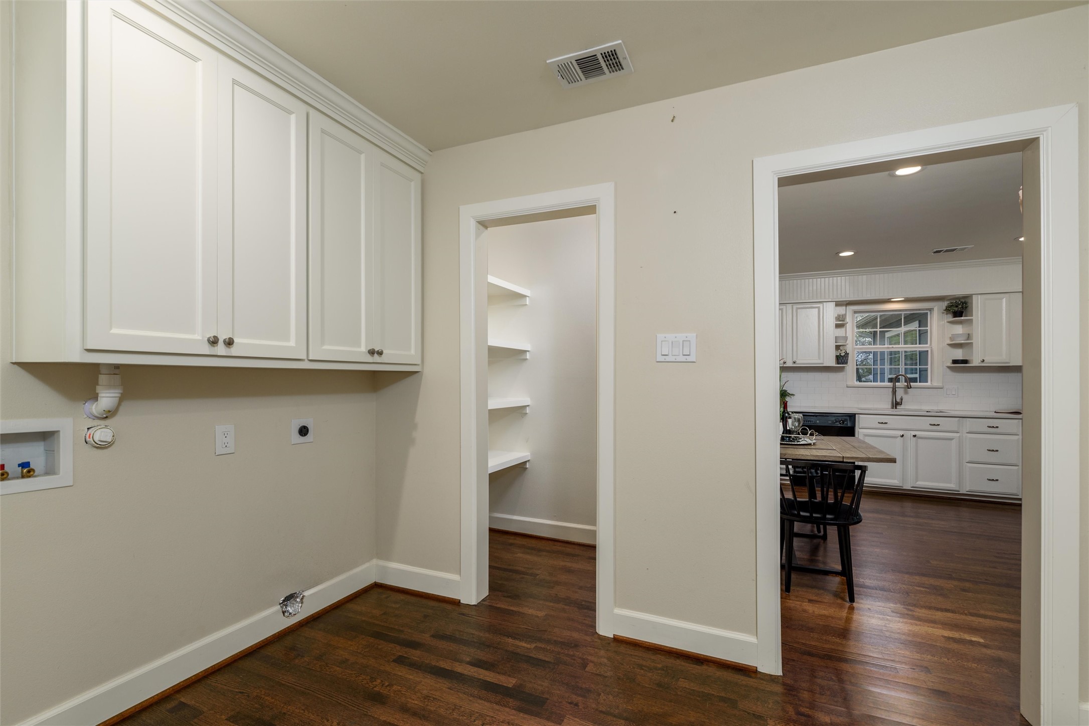 1412 N Waddill Street