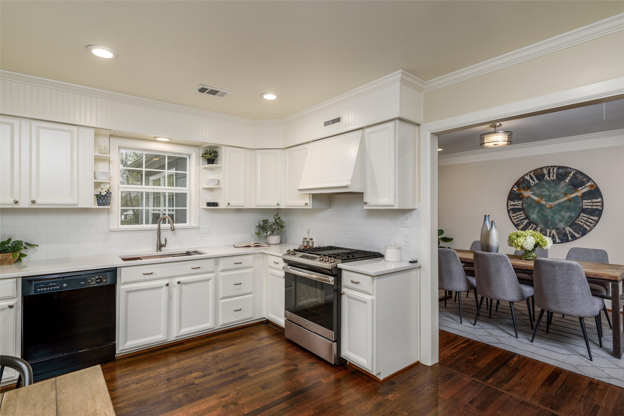 1412 N Waddill Street