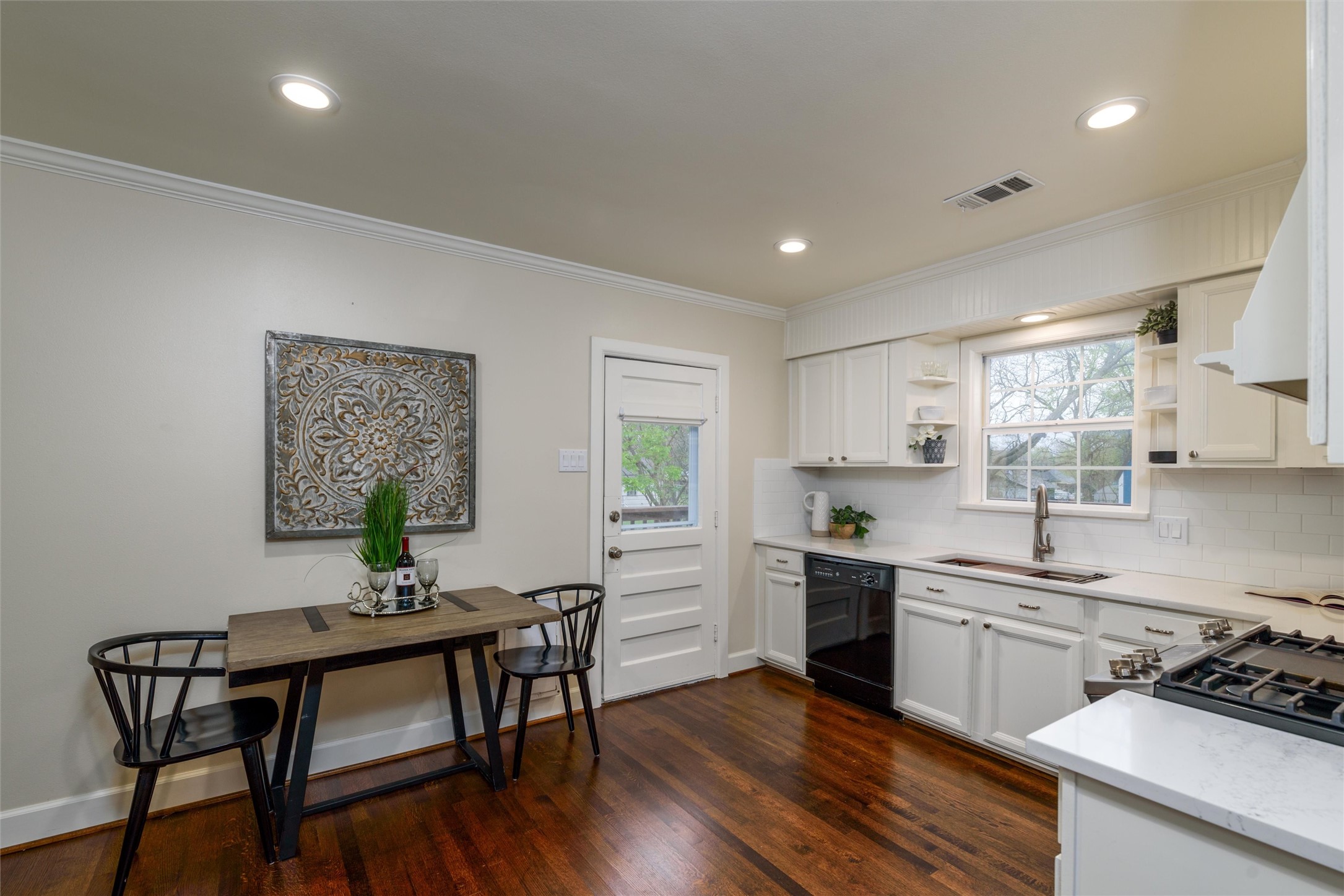 1412 N Waddill Street