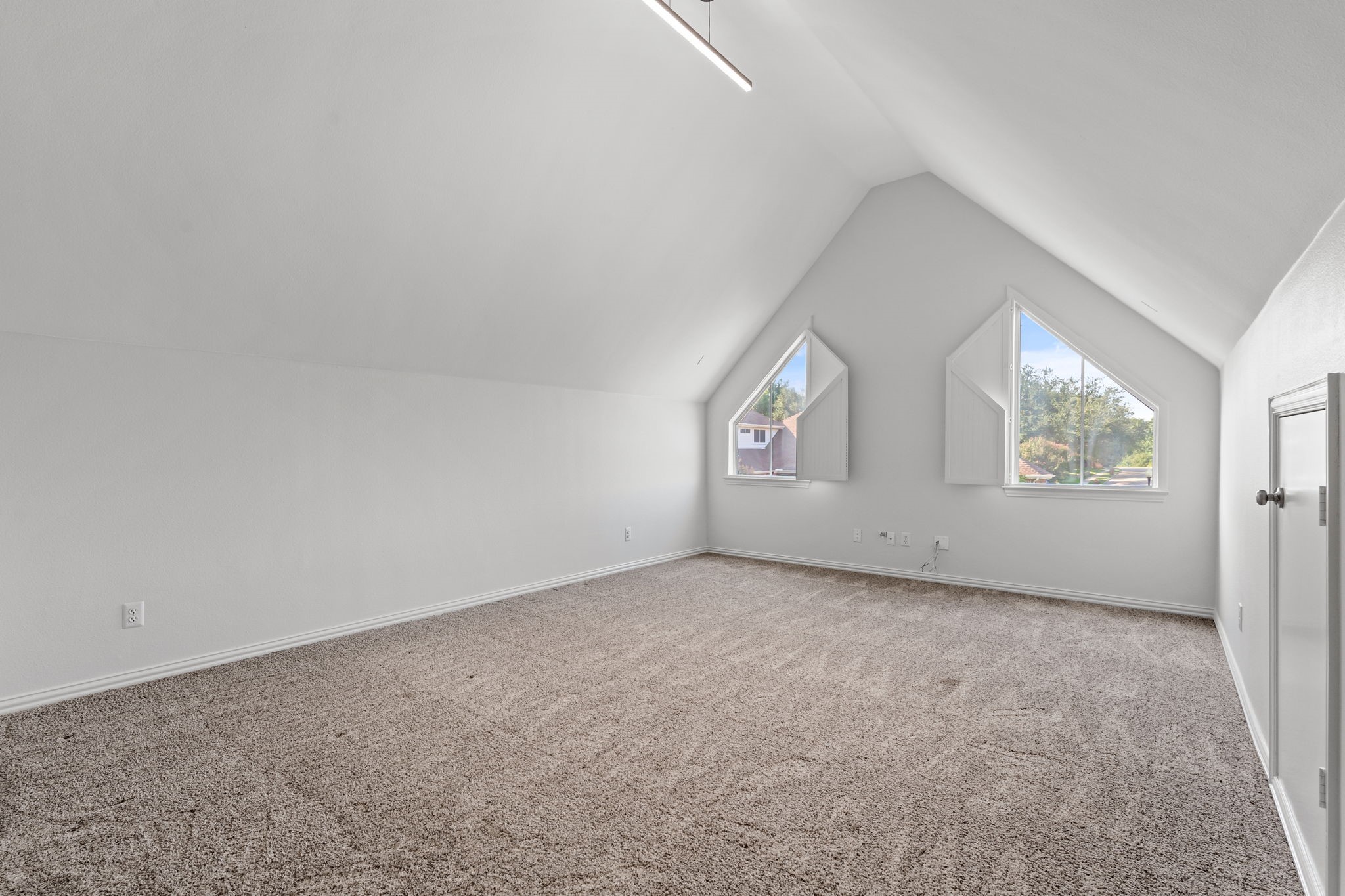 4821 Ravendale Drive