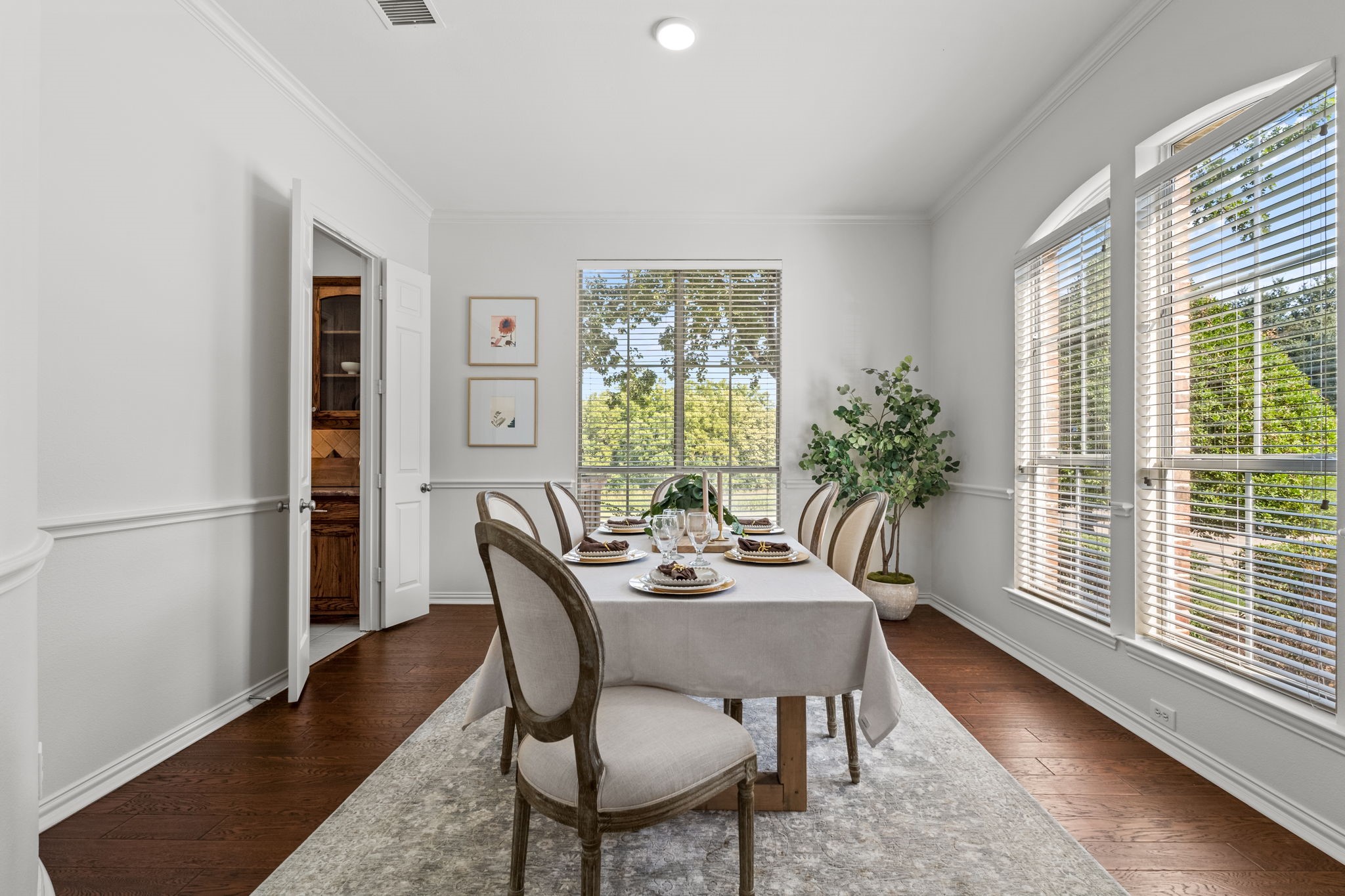 4821 Ravendale Drive