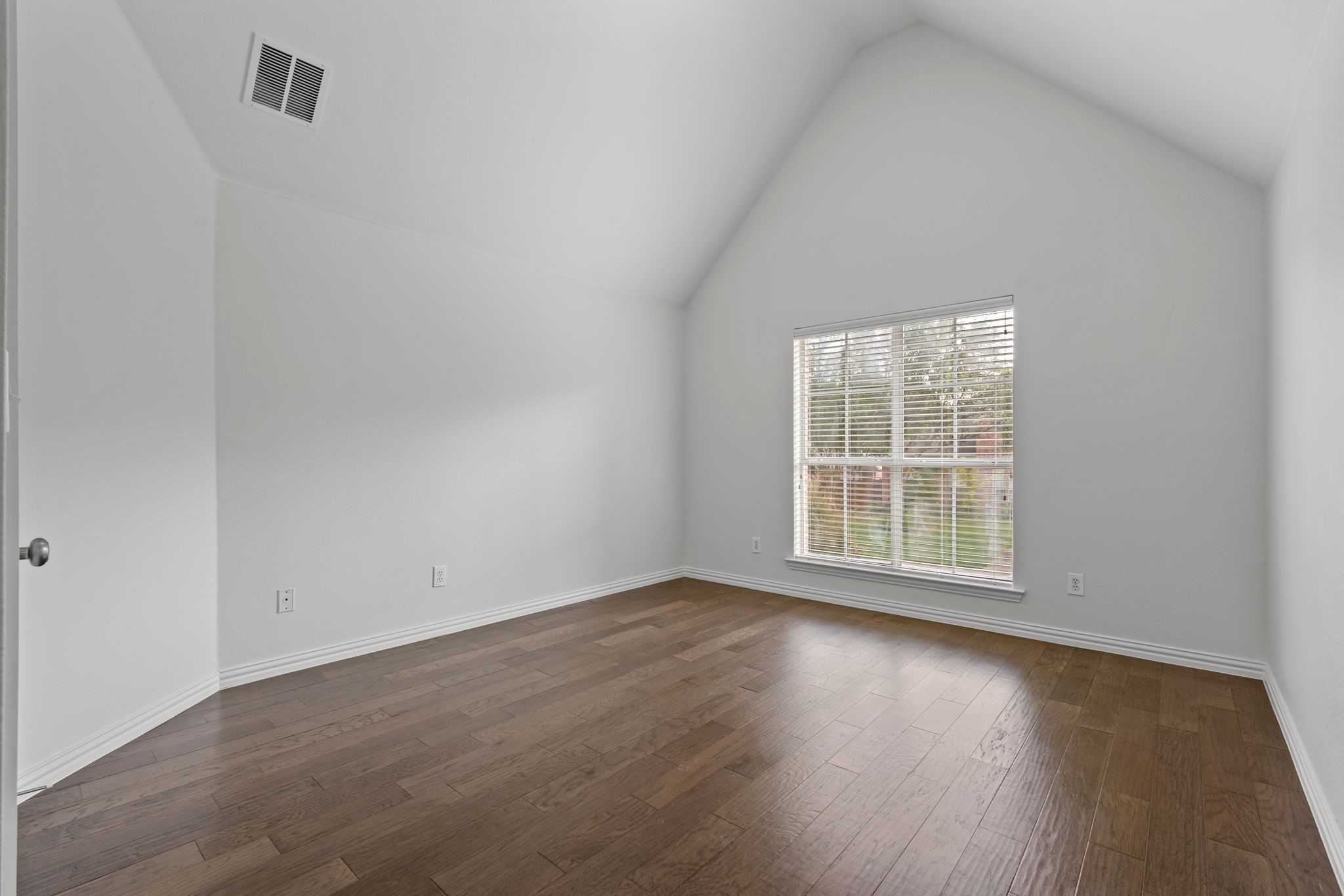 4821 Ravendale Drive