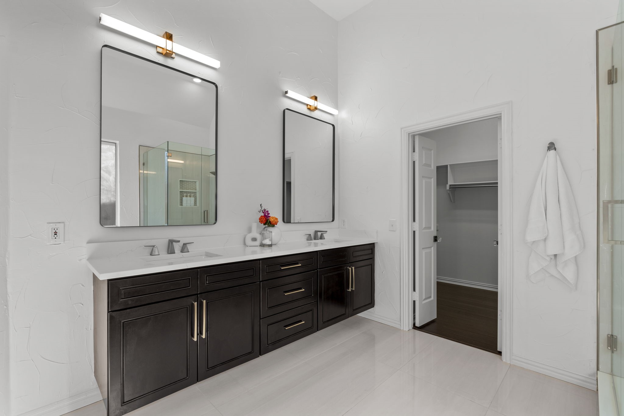 4821 Ravendale Drive