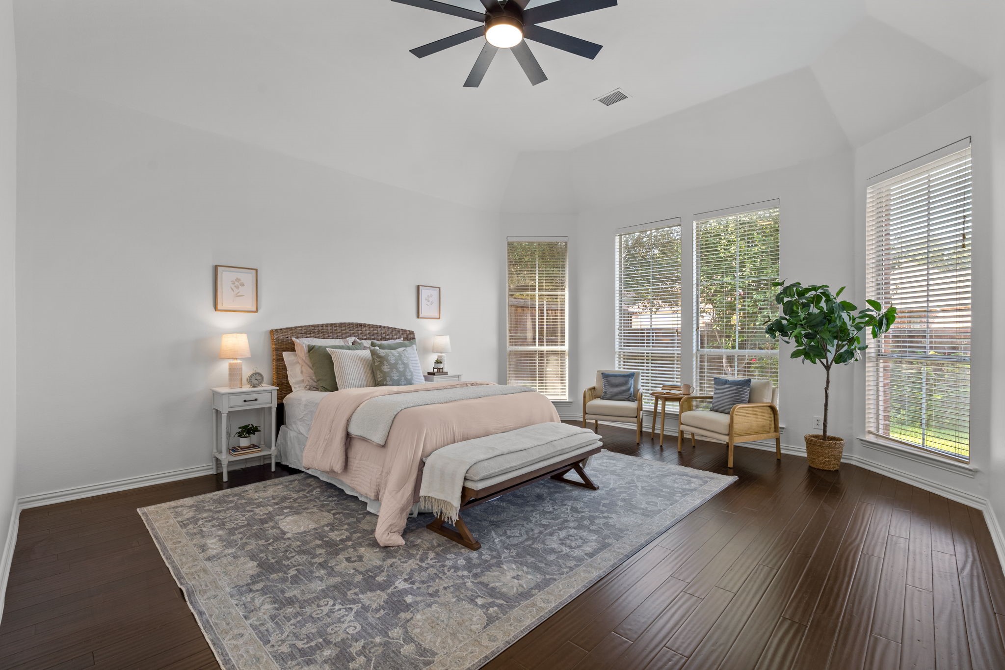 4821 Ravendale Drive