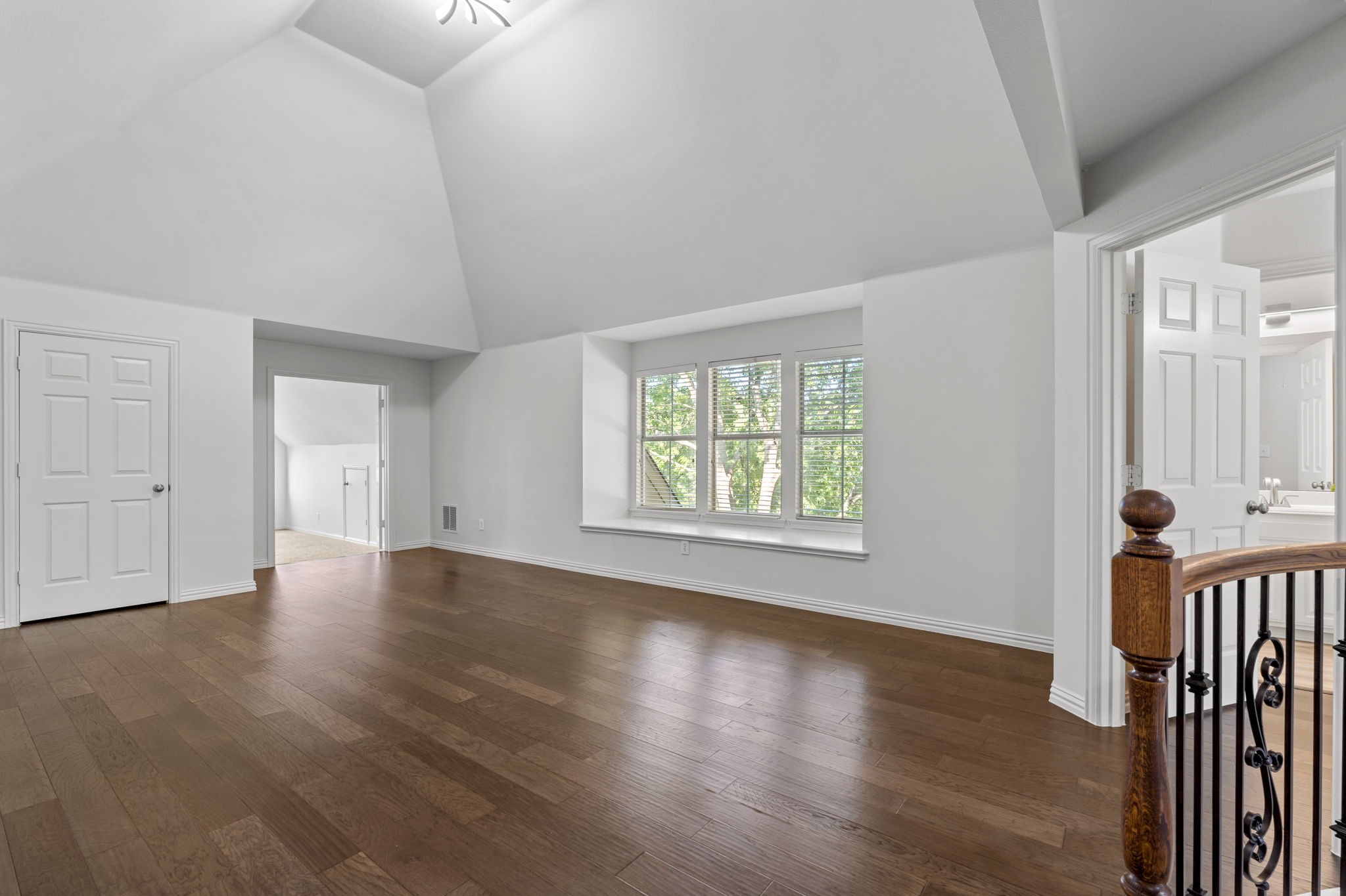 4821 Ravendale Drive