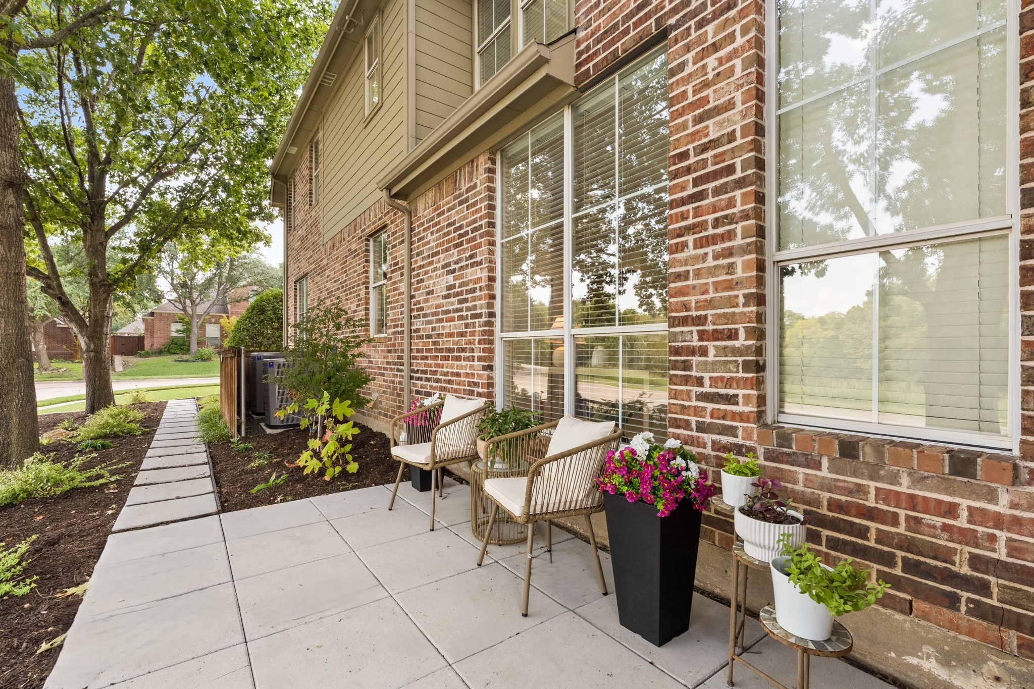 4821 Ravendale Drive