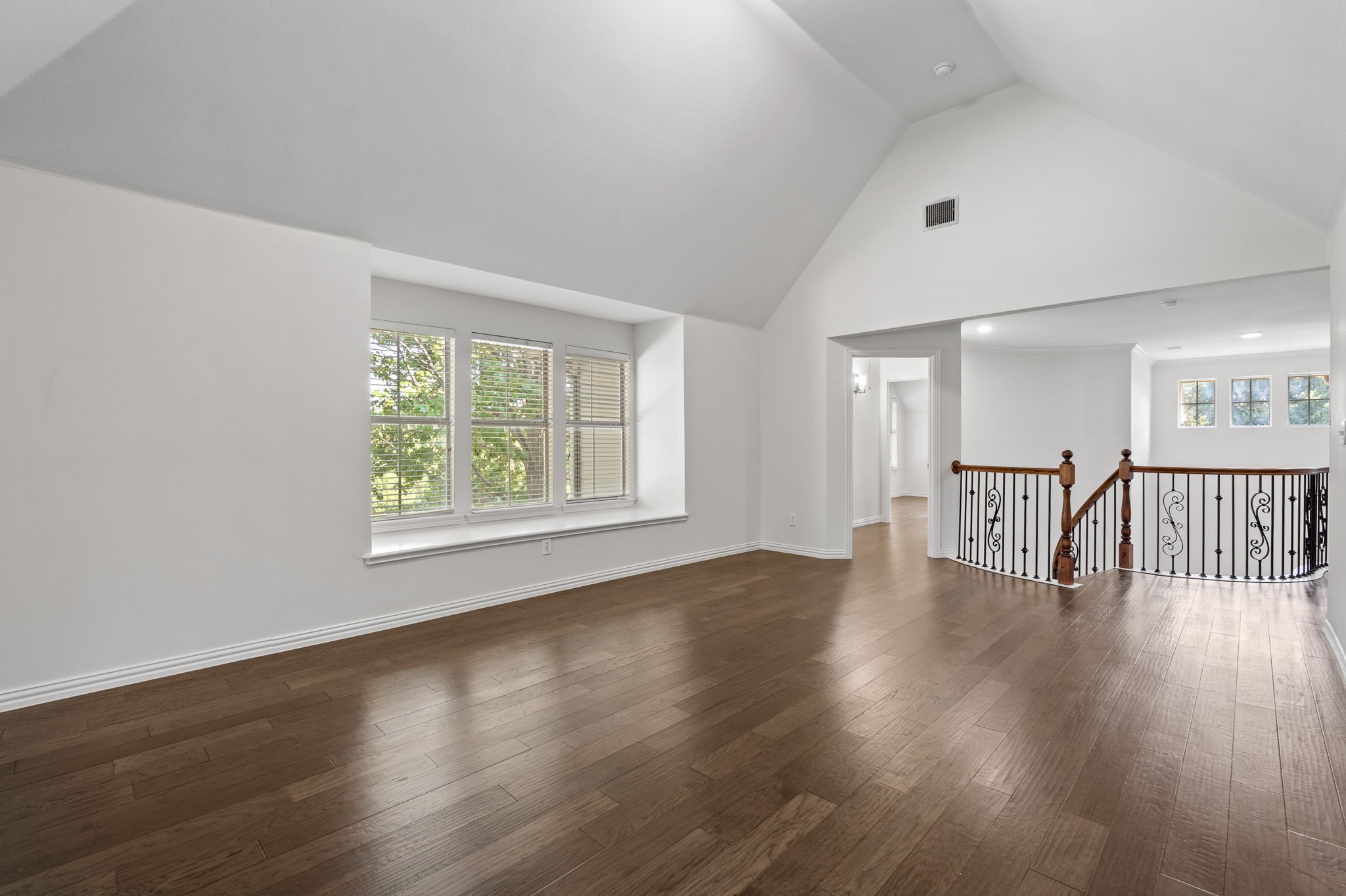 4821 Ravendale Drive