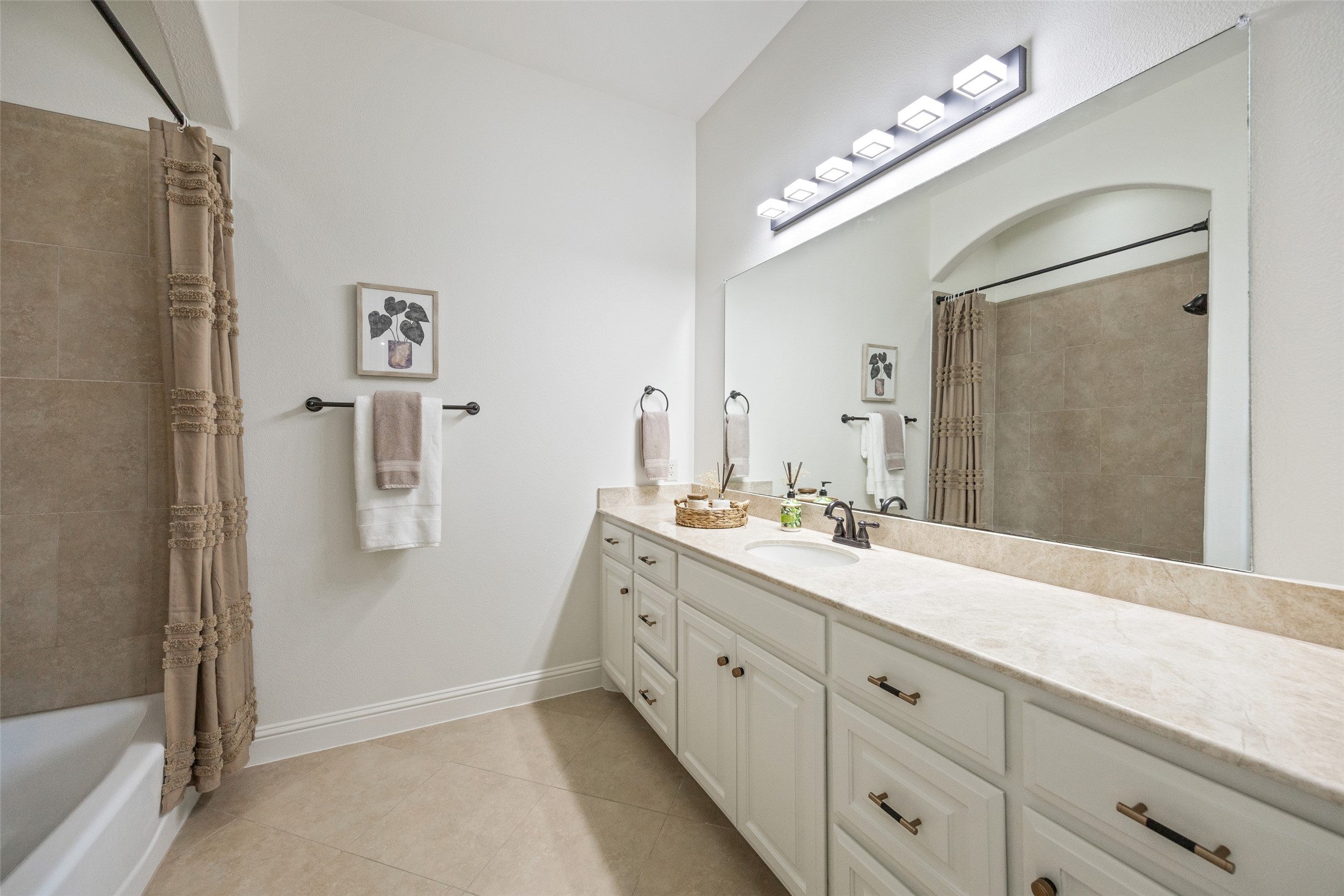 2032 Courtland Drive