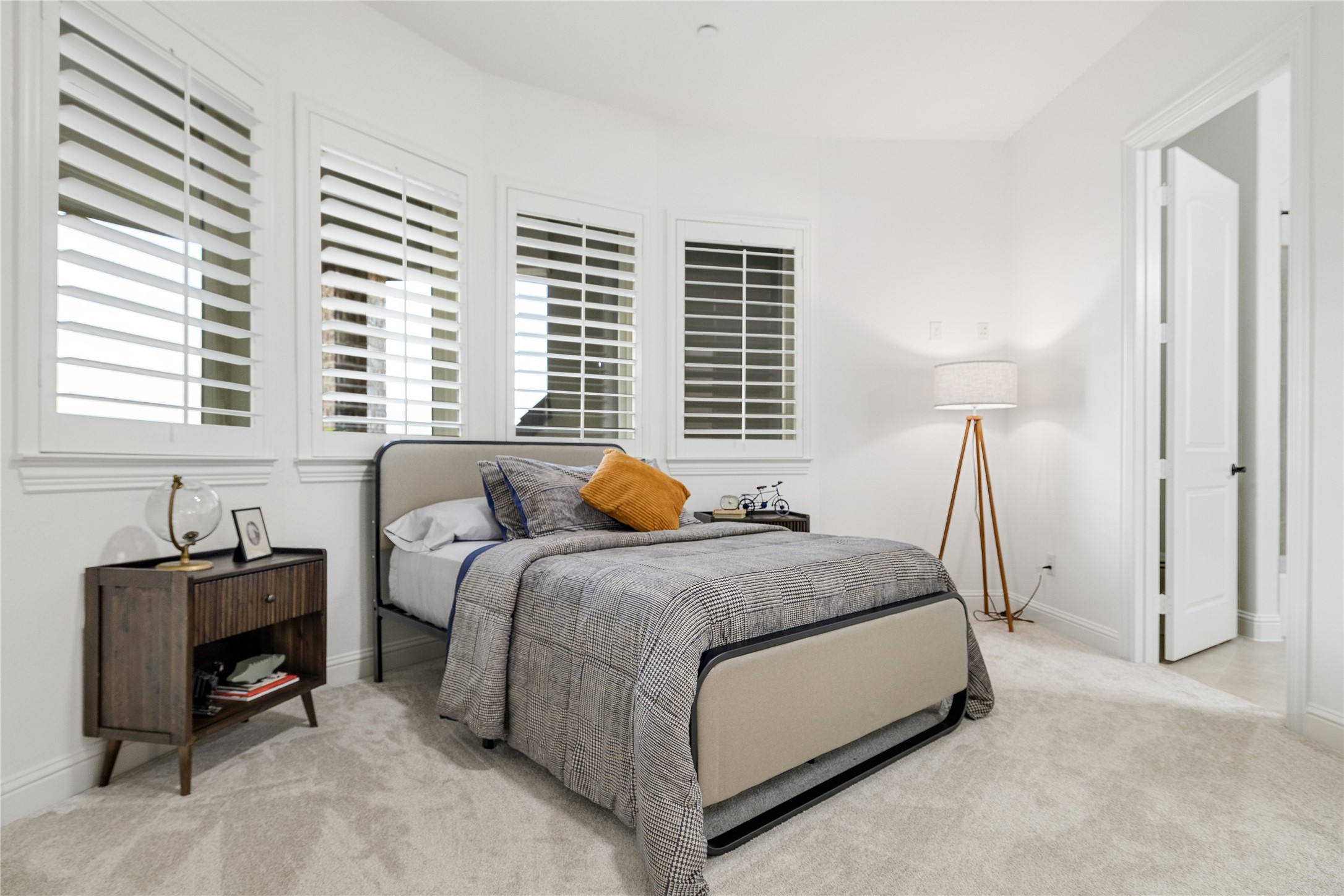 2032 Courtland Drive