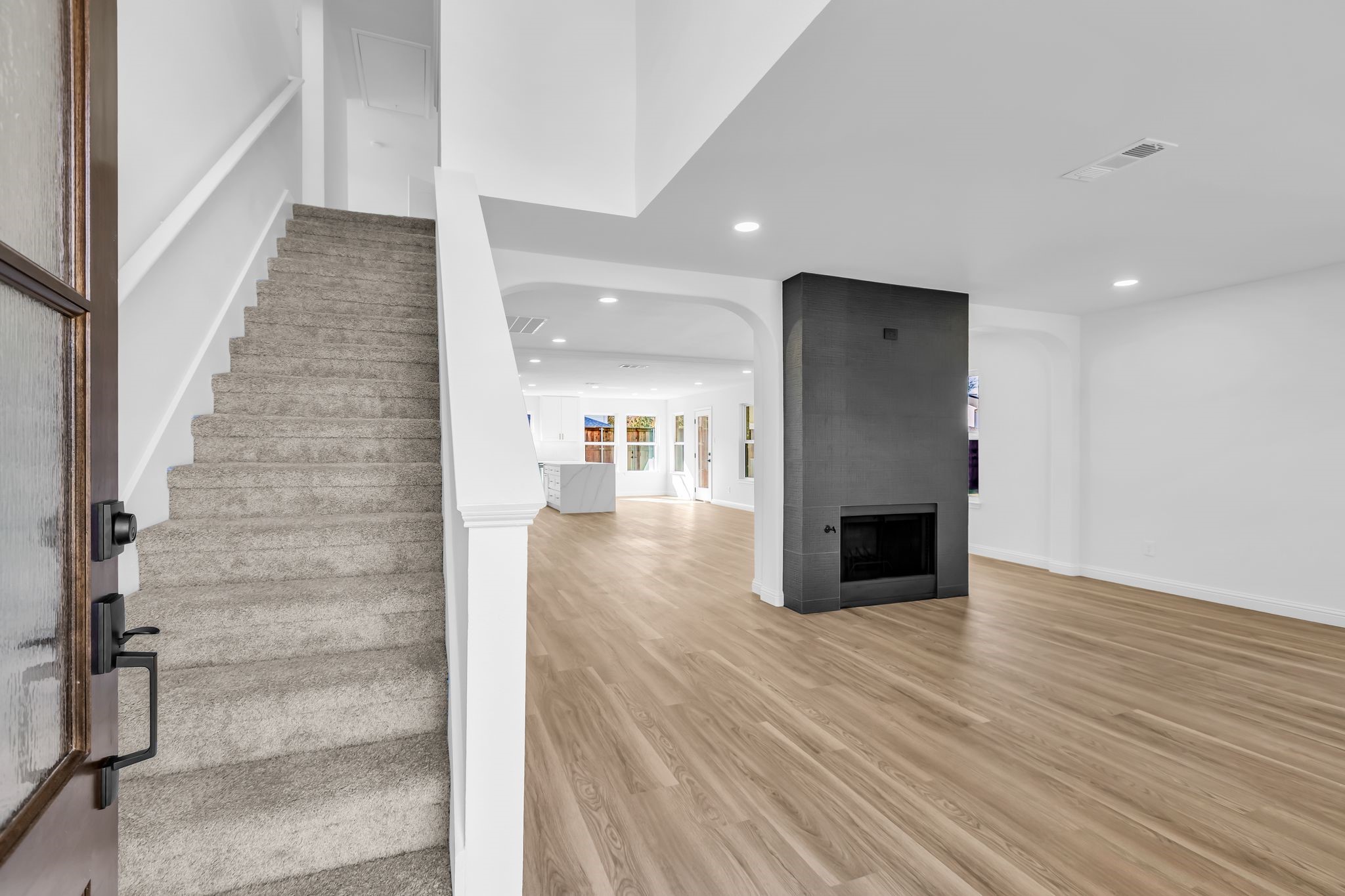906 Thistle Circle
