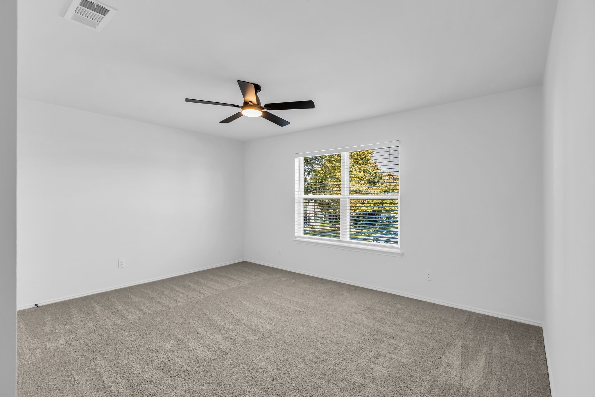 906 Thistle Circle