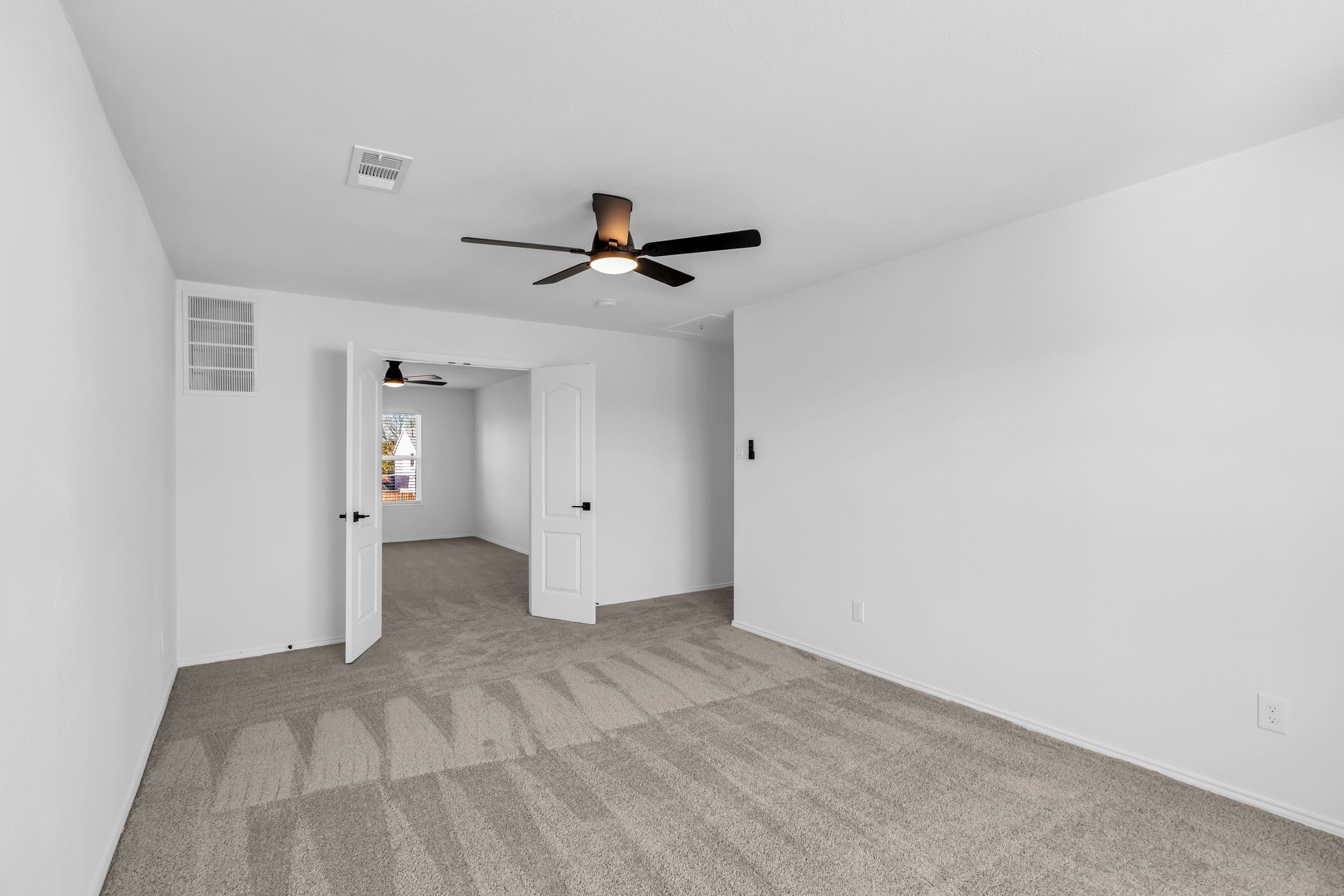 906 Thistle Circle