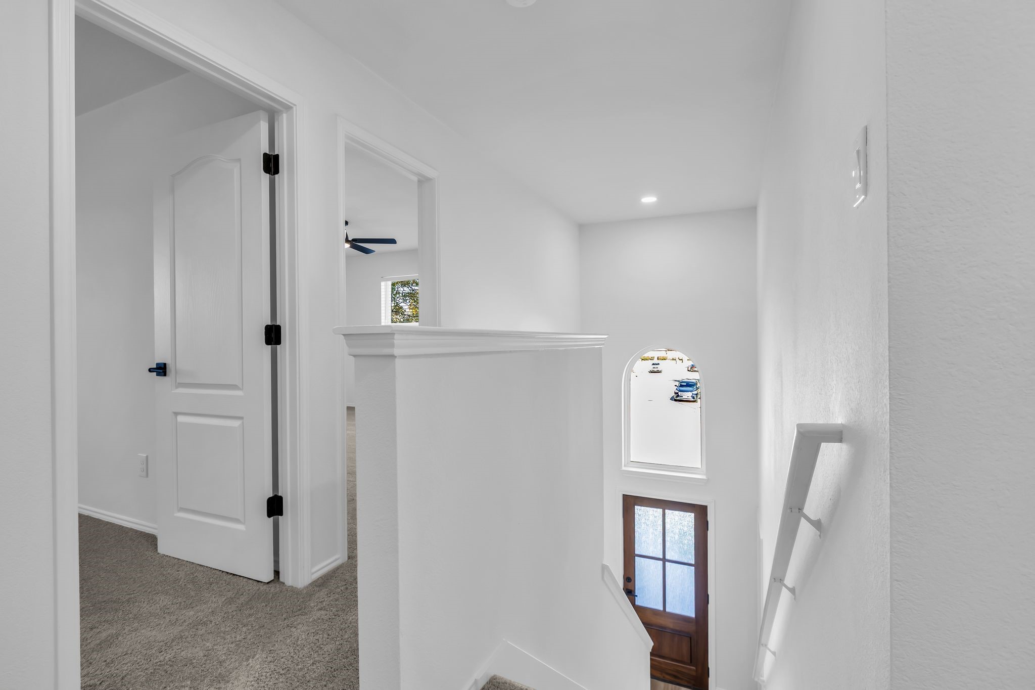 906 Thistle Circle