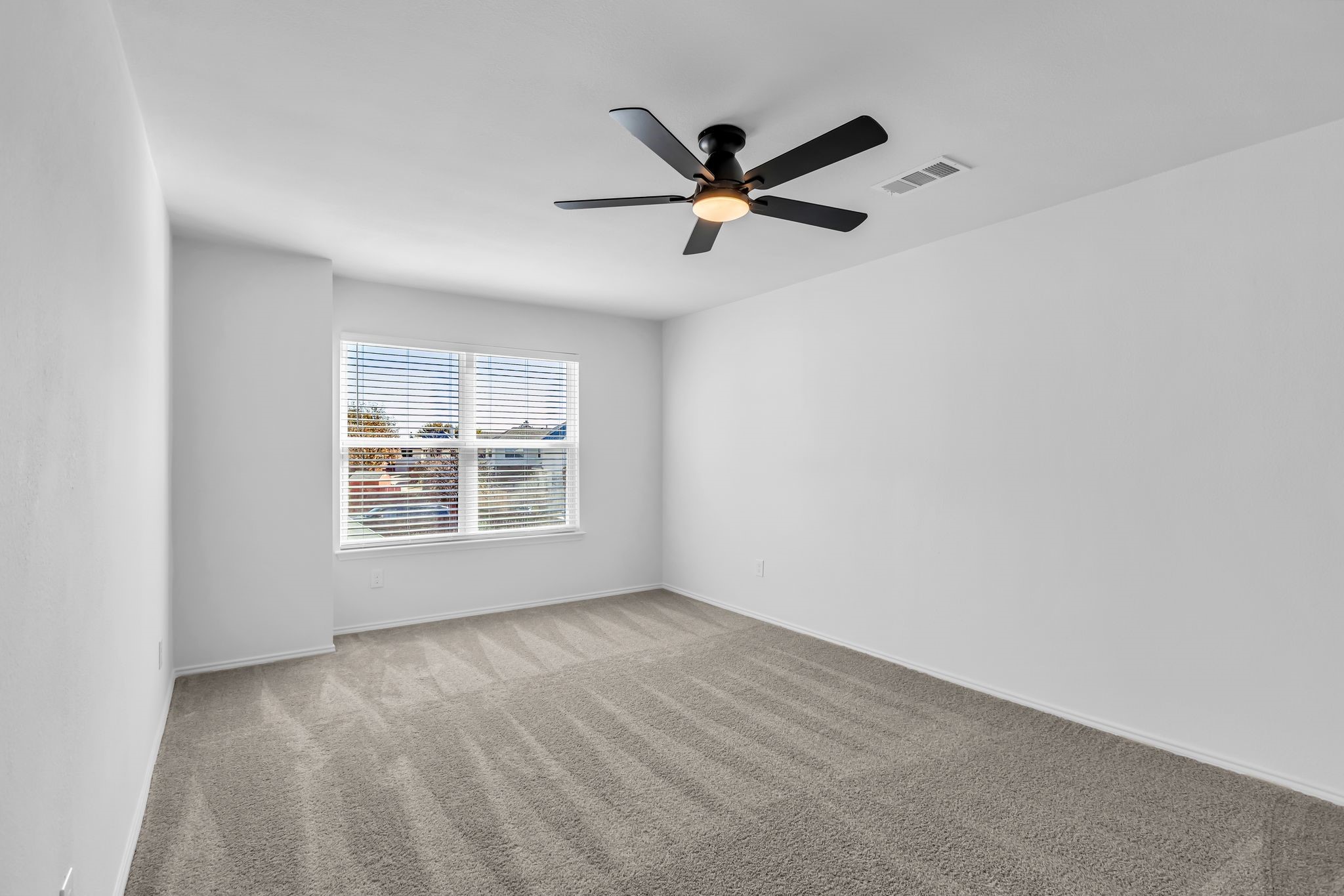 906 Thistle Circle